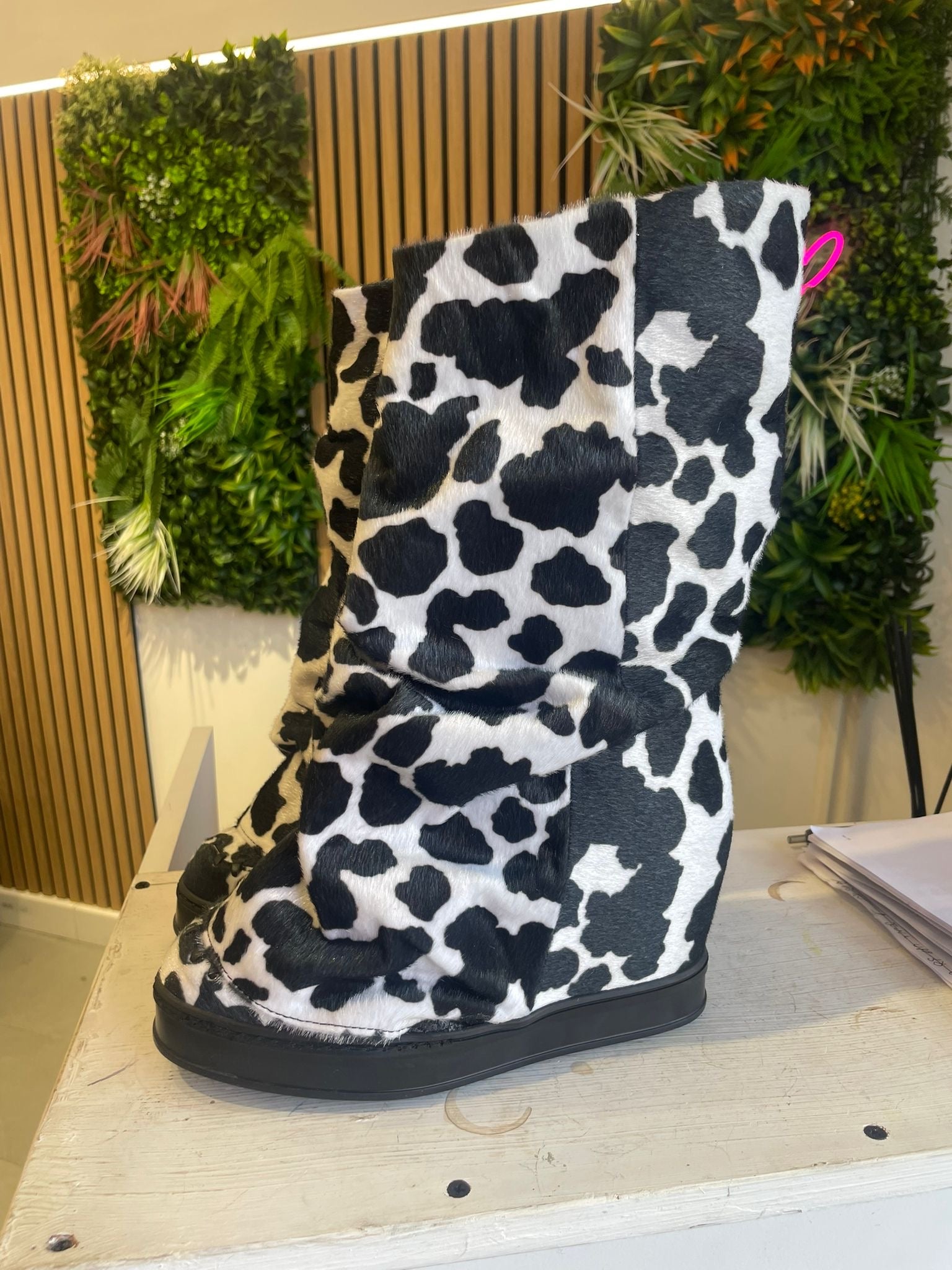 Orlando full up mid c cow white black black sole