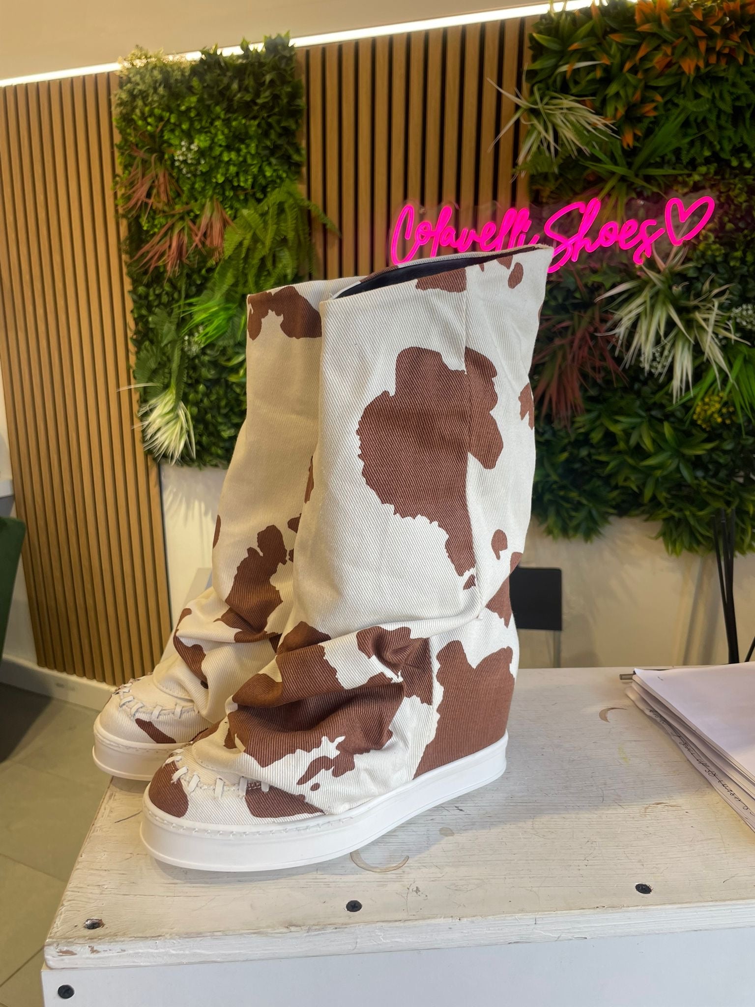 Orlando full up mid cowhide fabric