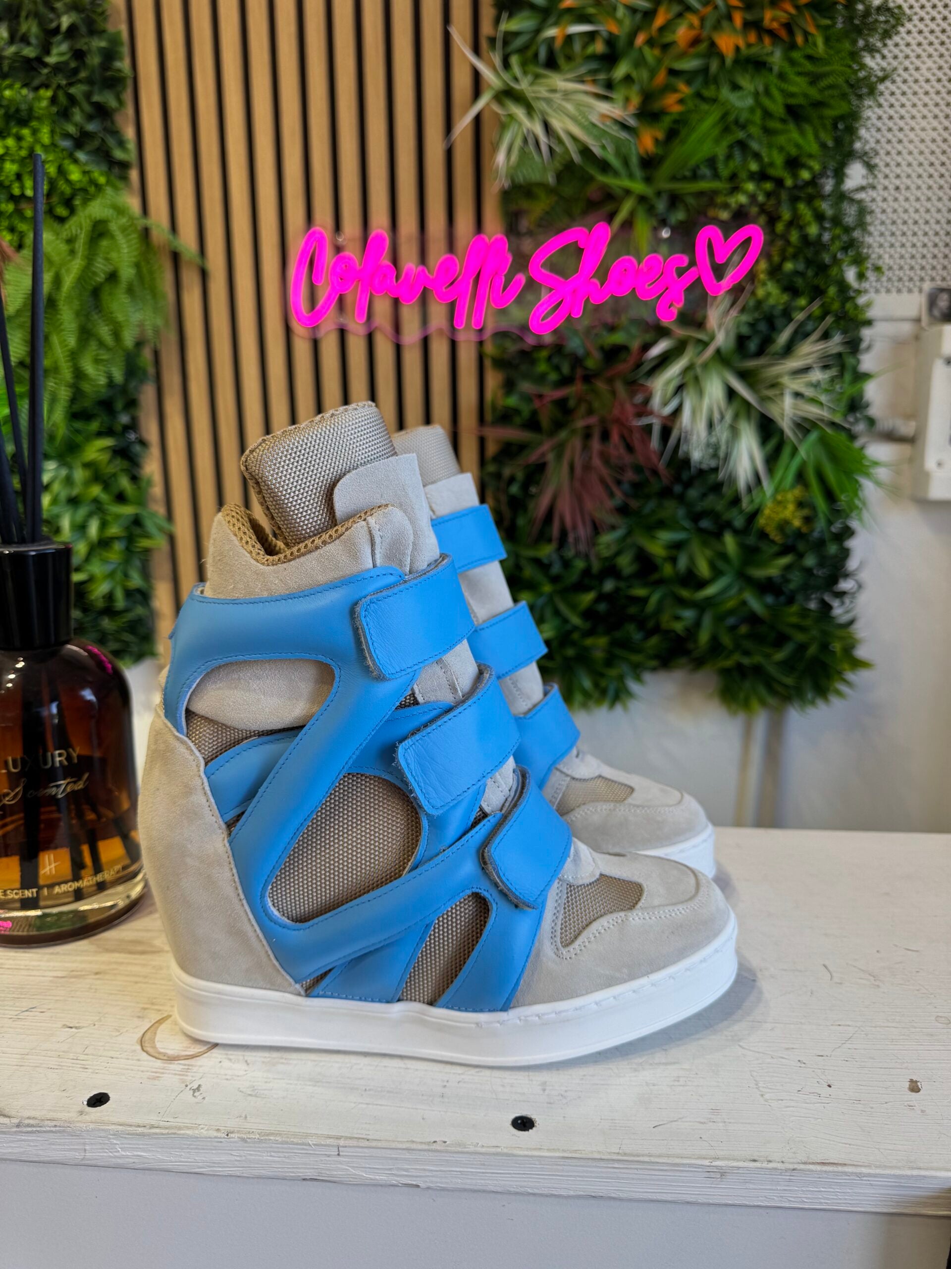 Full up train light blue leather beige suede
