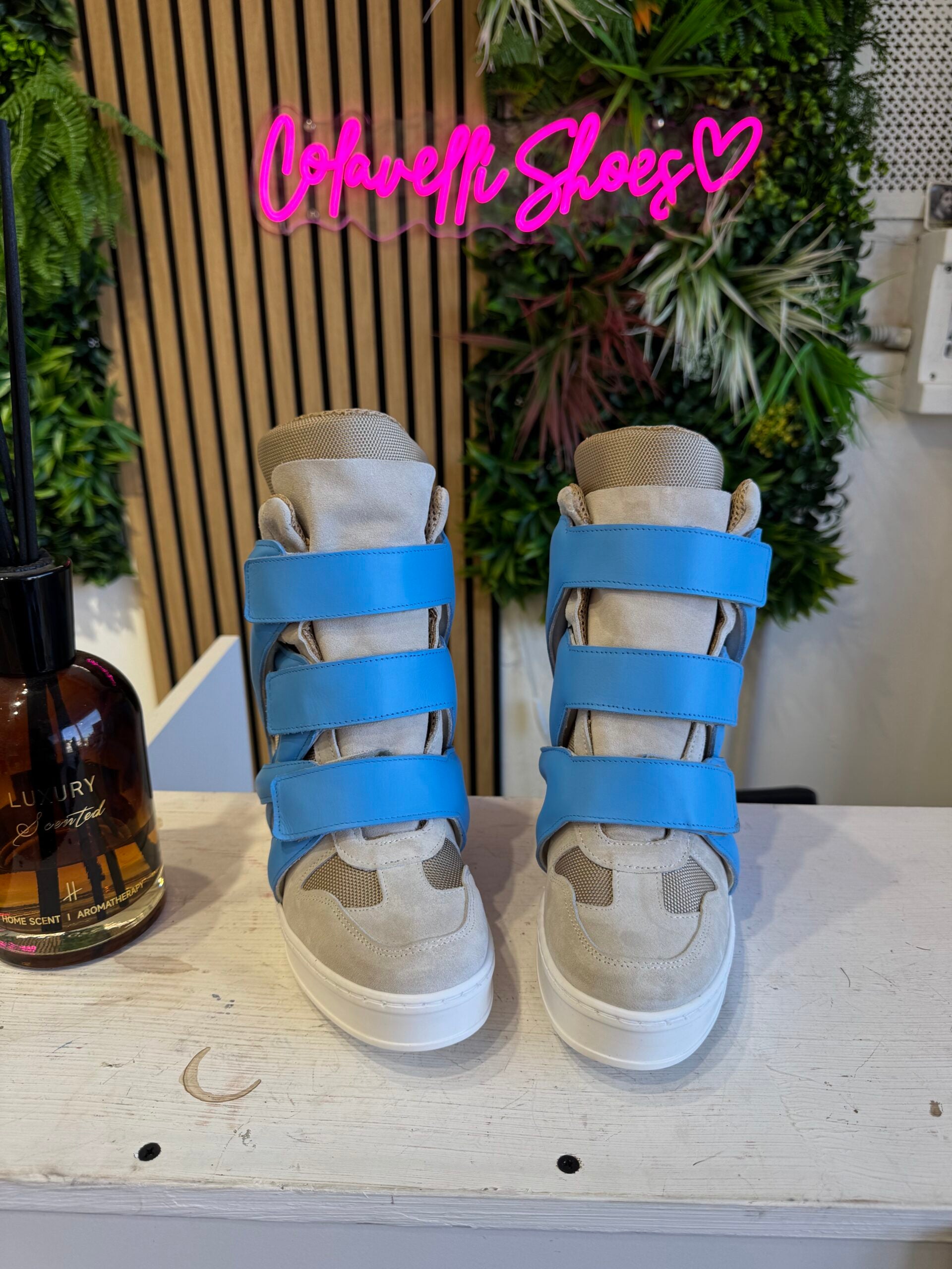 Full up train light blue leather beige suede