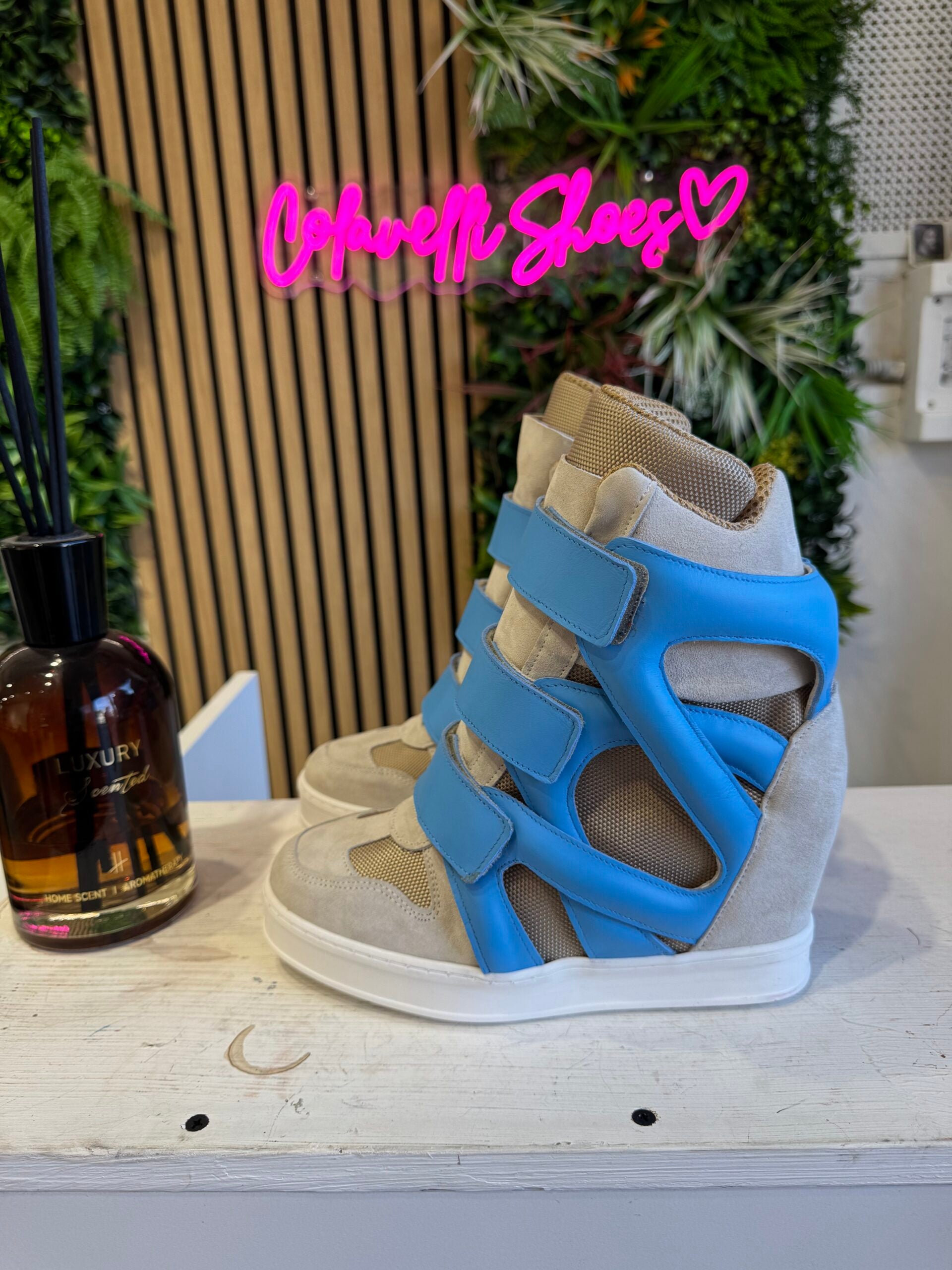 Full up train light blue leather beige suede