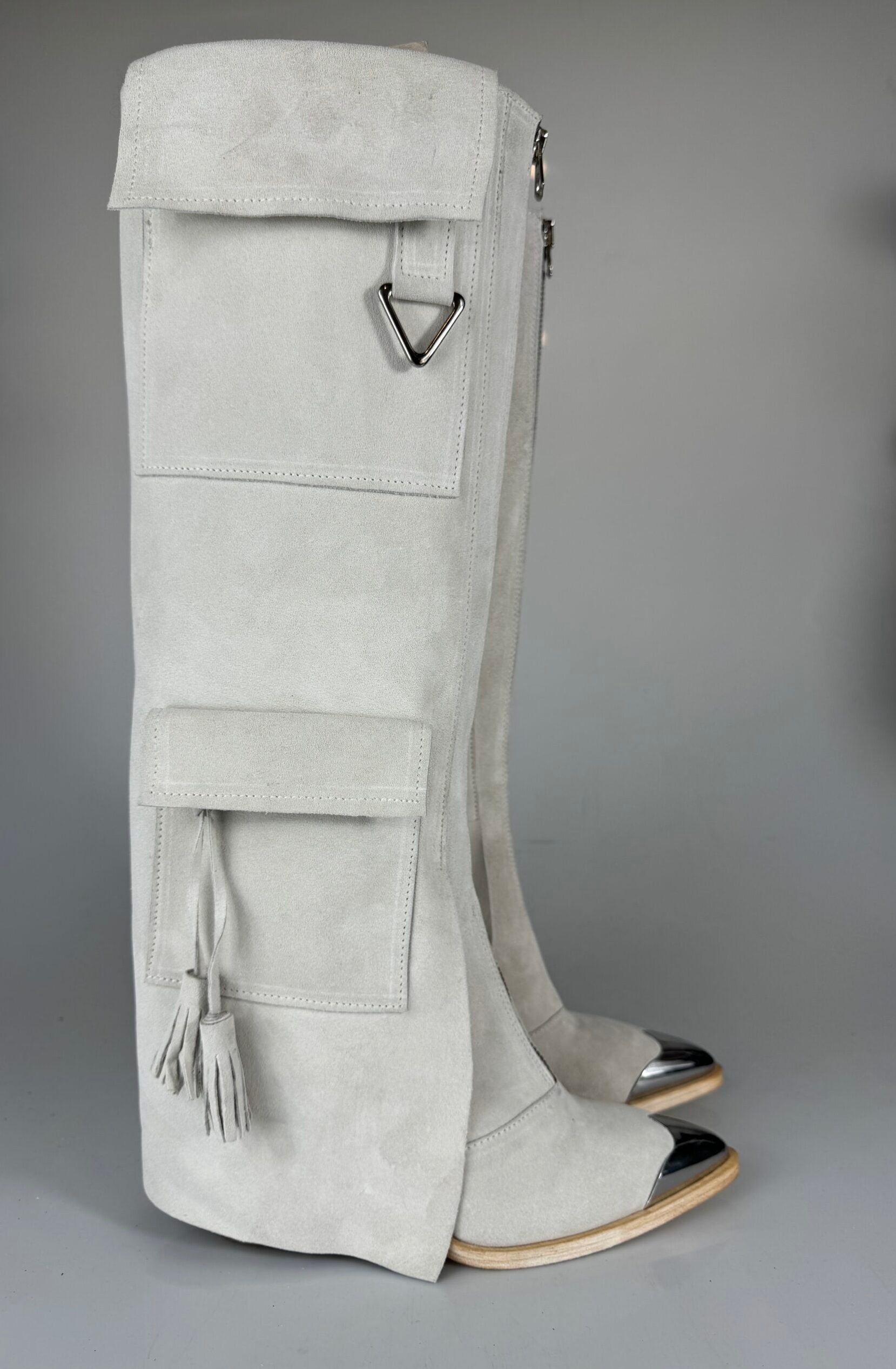 Isa LP116 beige suede