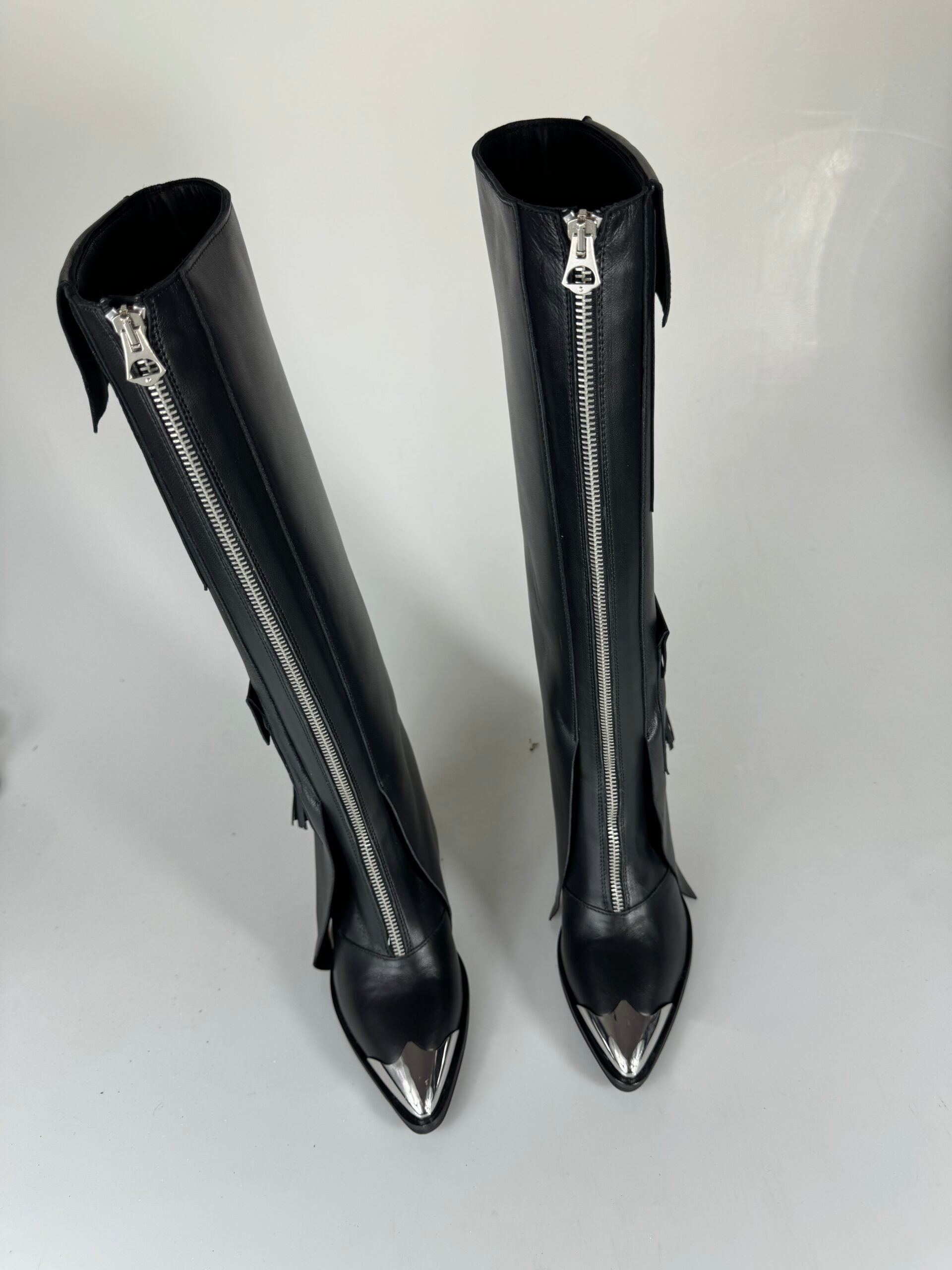 Isa LP116 black calfskin