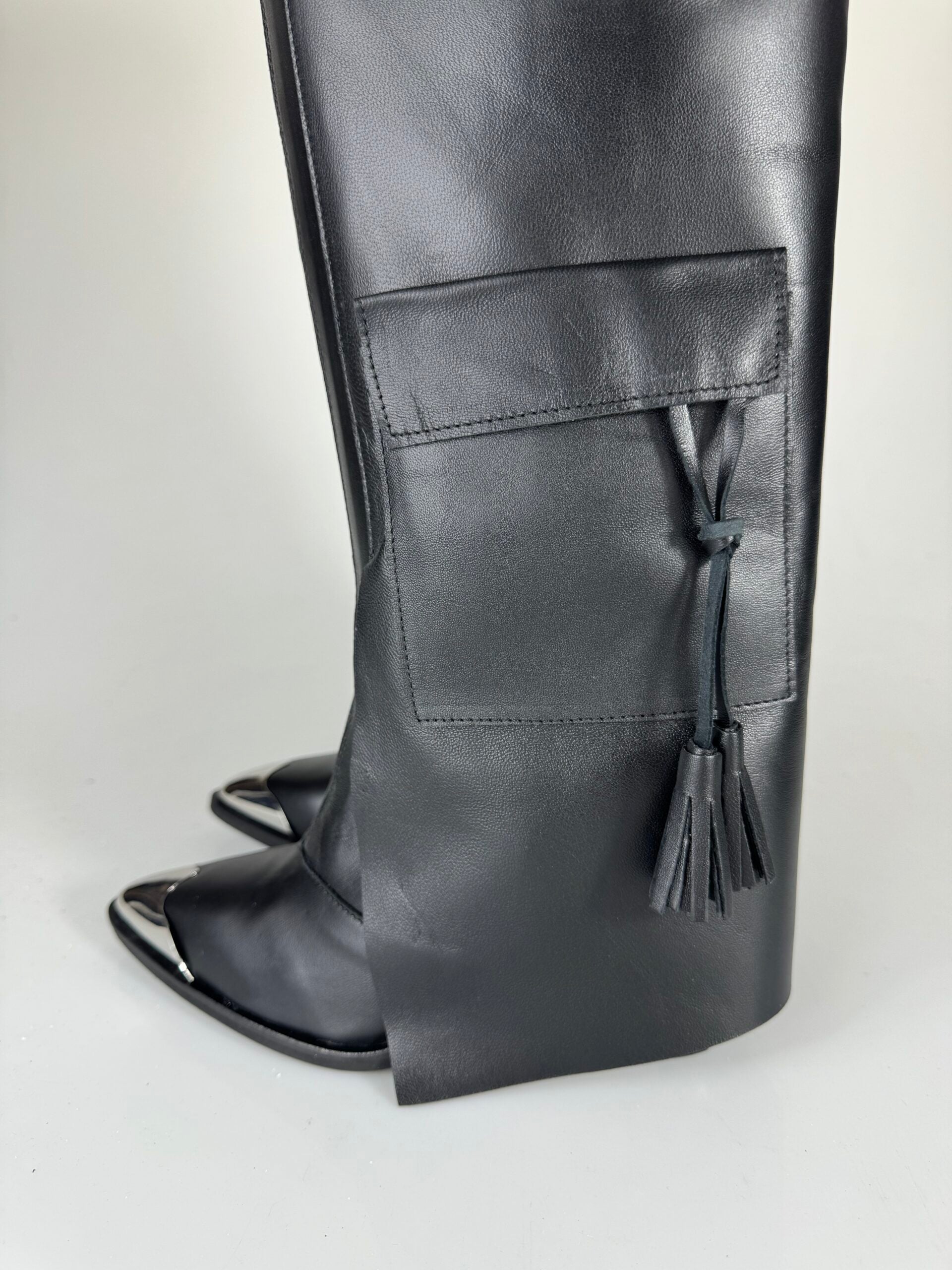 Isa LP116 black calfskin