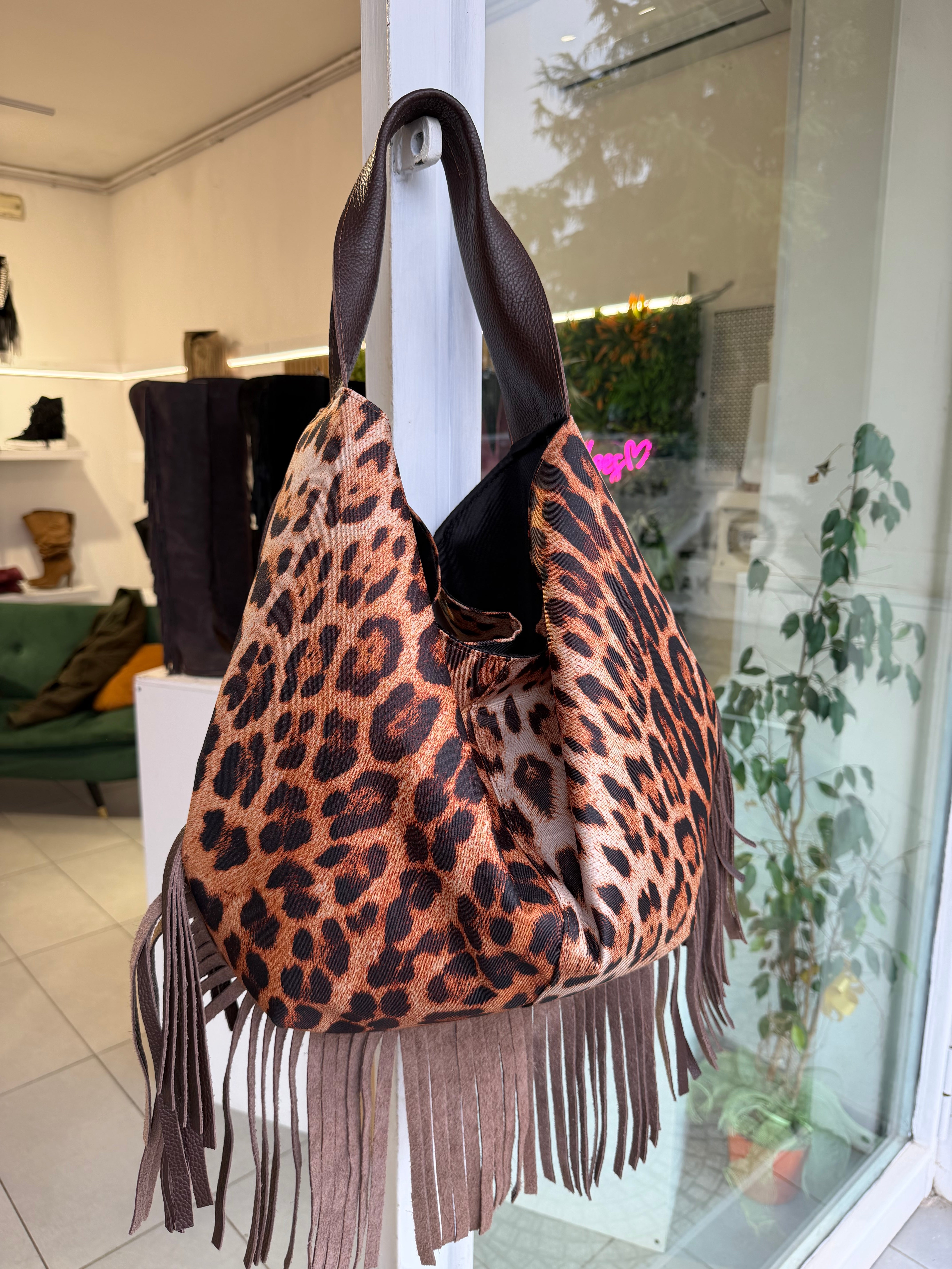 Bolso jumbo mini cam negro