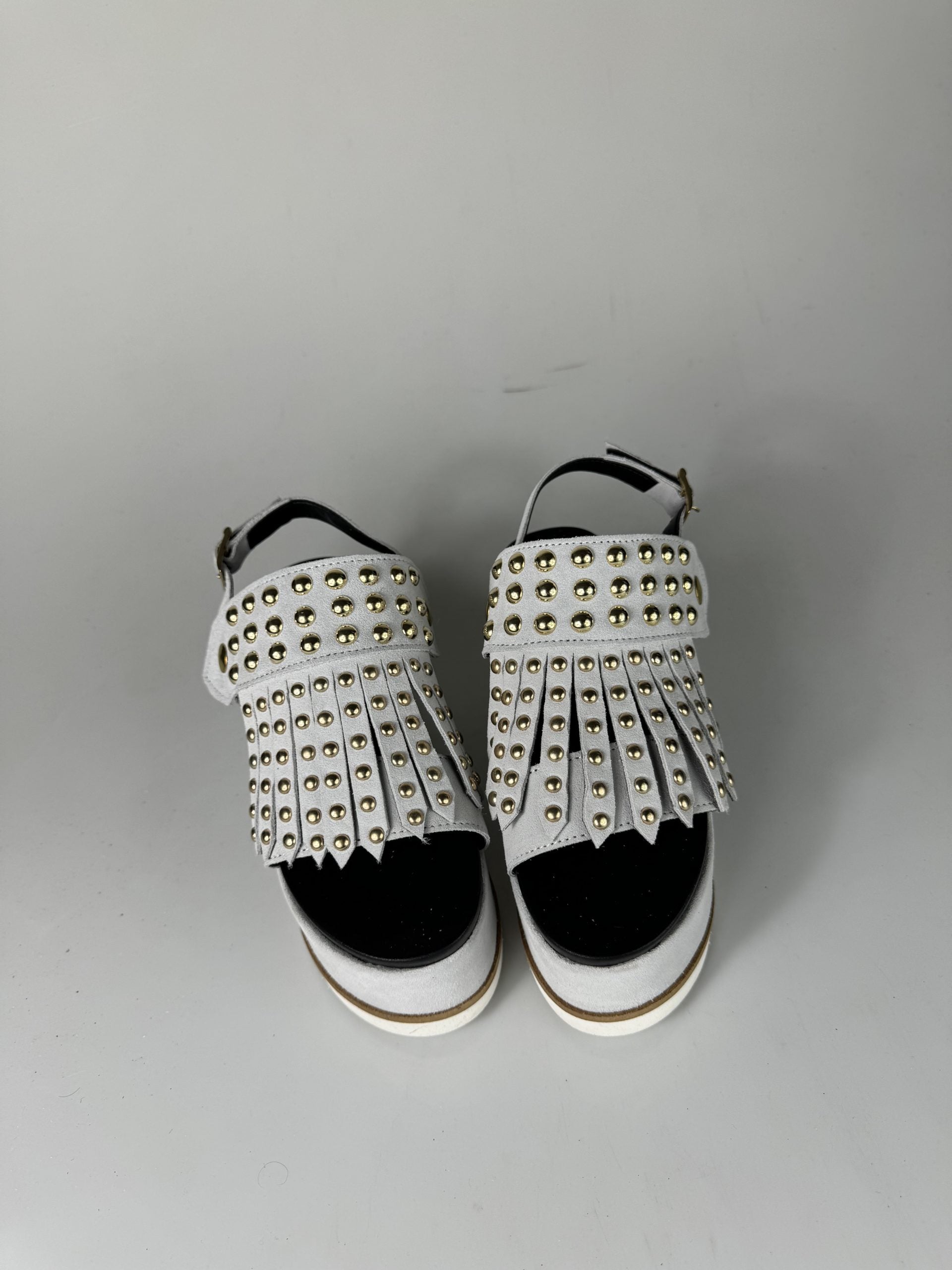 Holly51 cam ice silver studs
