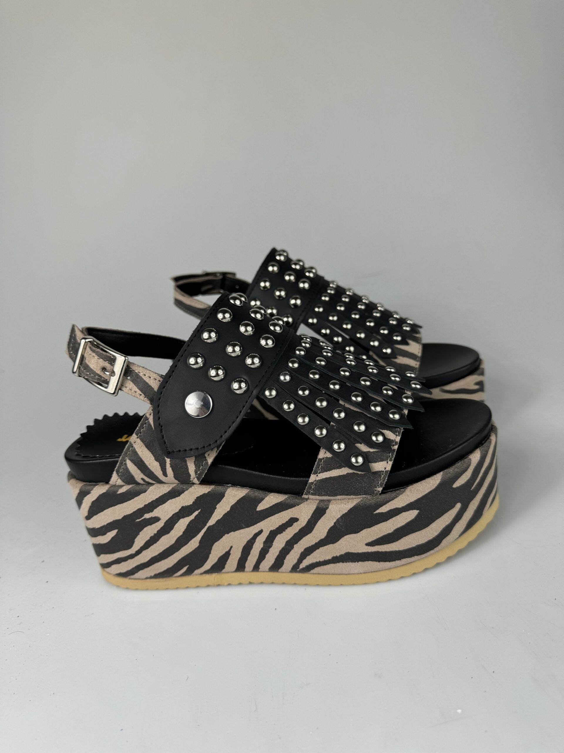 Holly51 black leather rip tabby