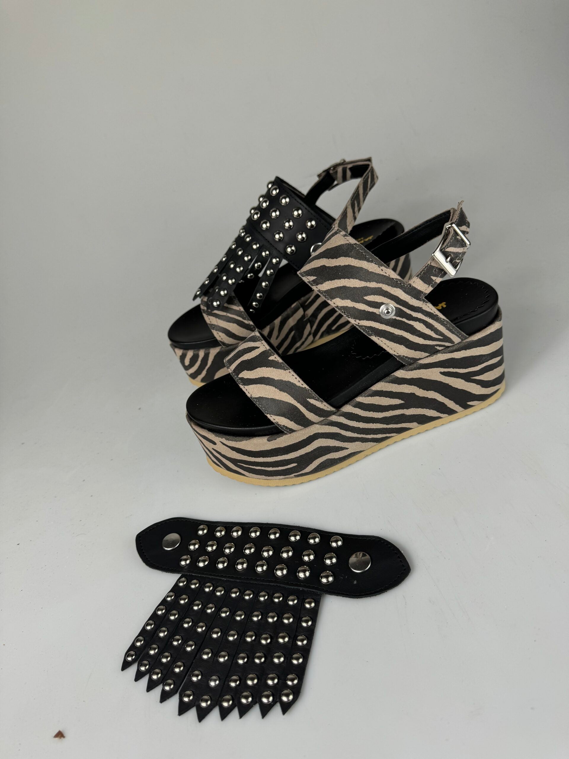 Holly51 black leather rip tabby
