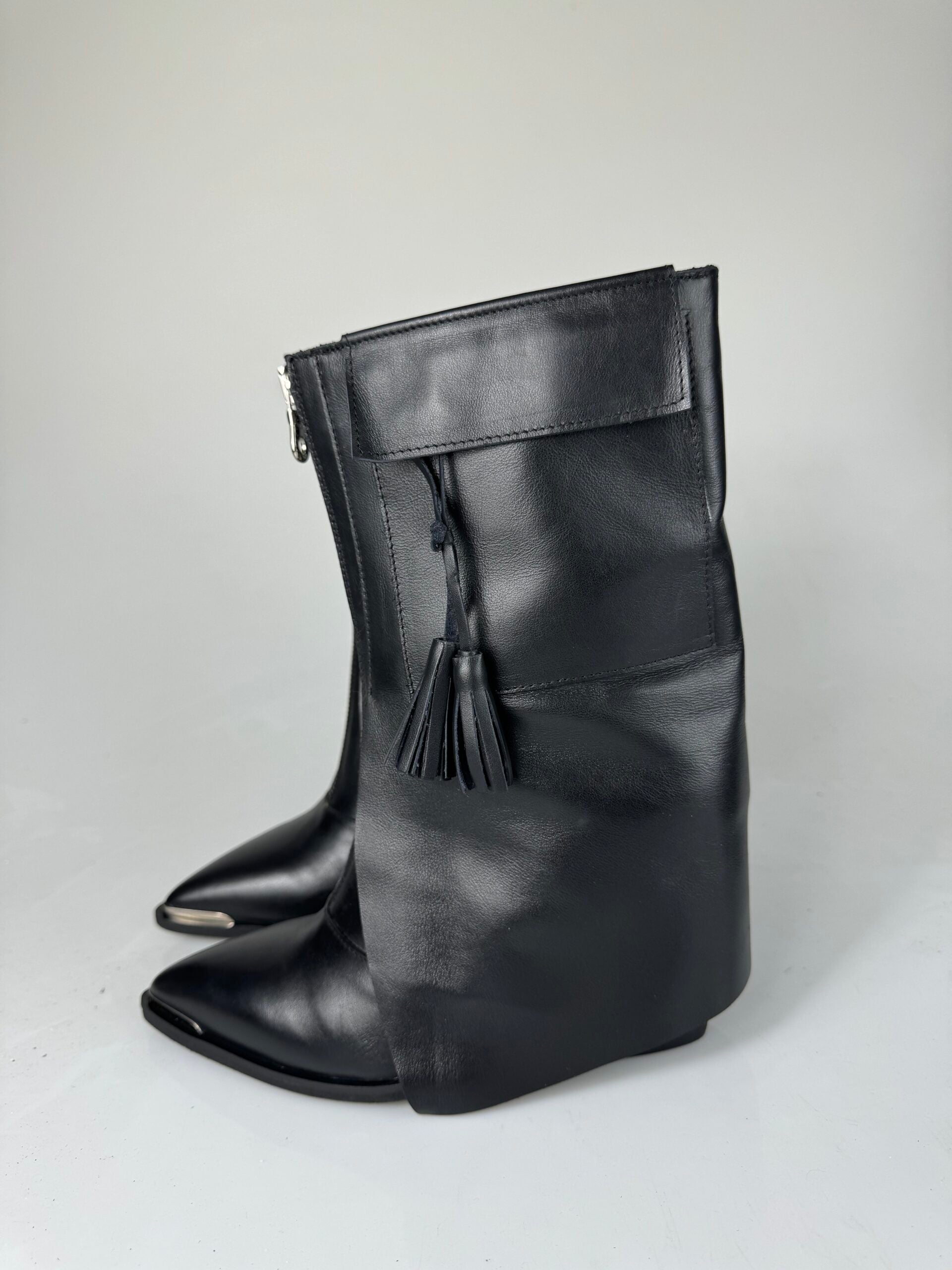 Isa LP118 black calfskin