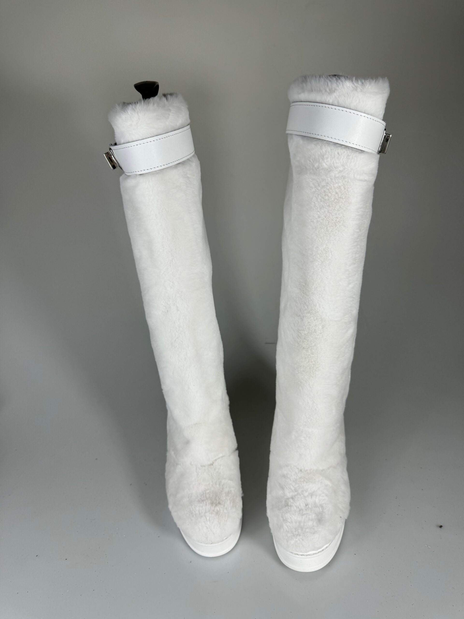 Peluche de pelo blanco