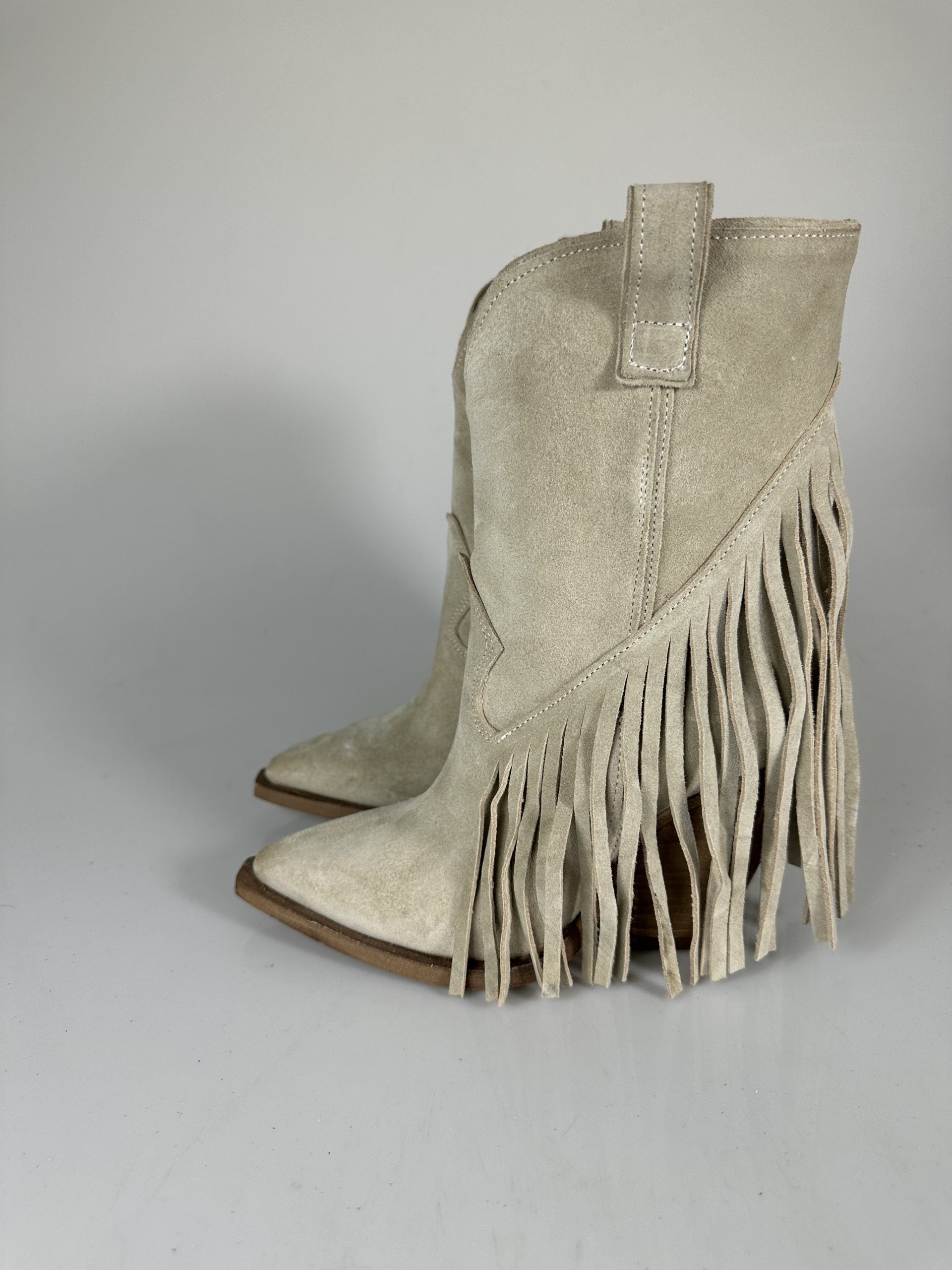 Gabriella8 cam beige 2023