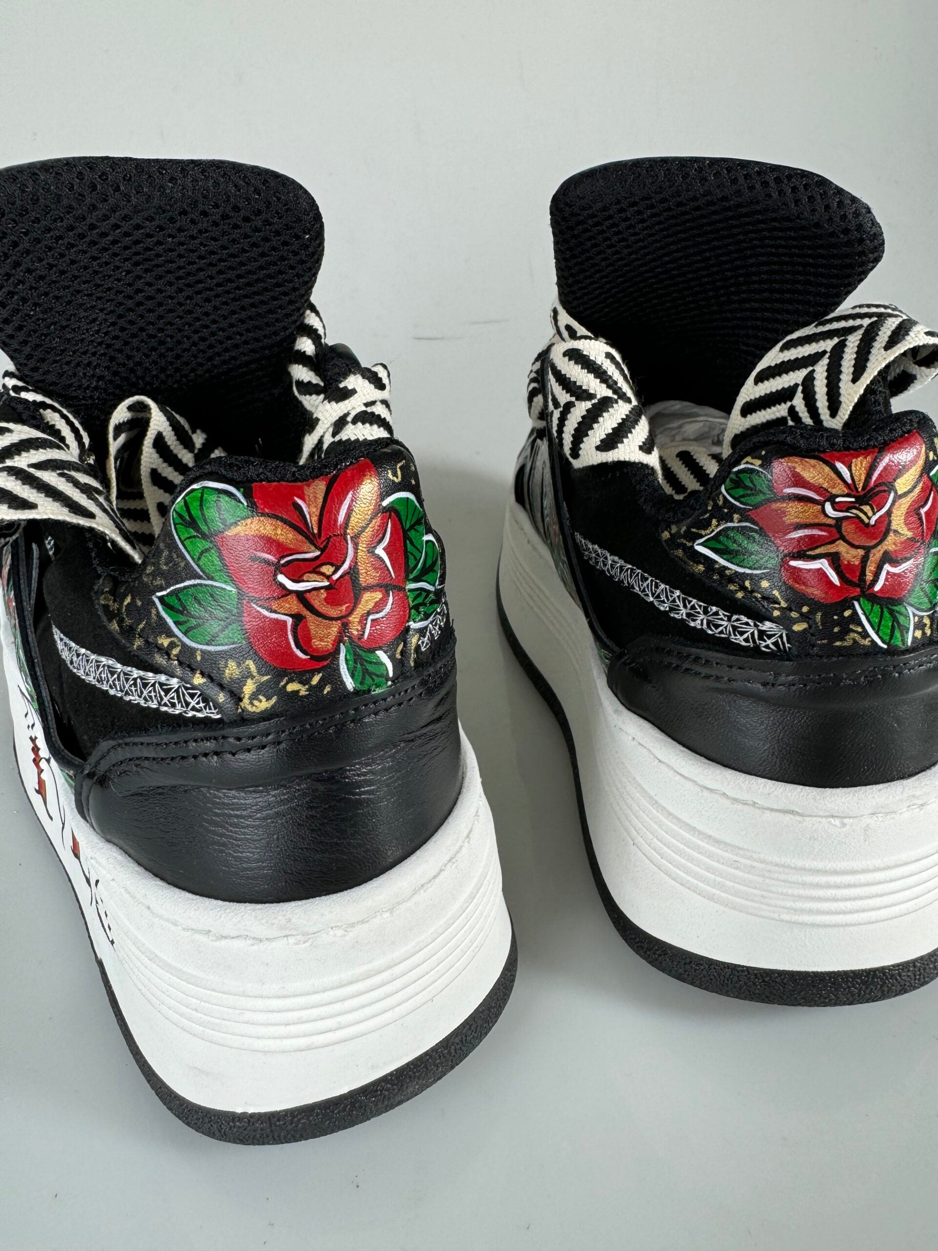 Wolf5 designed black leather