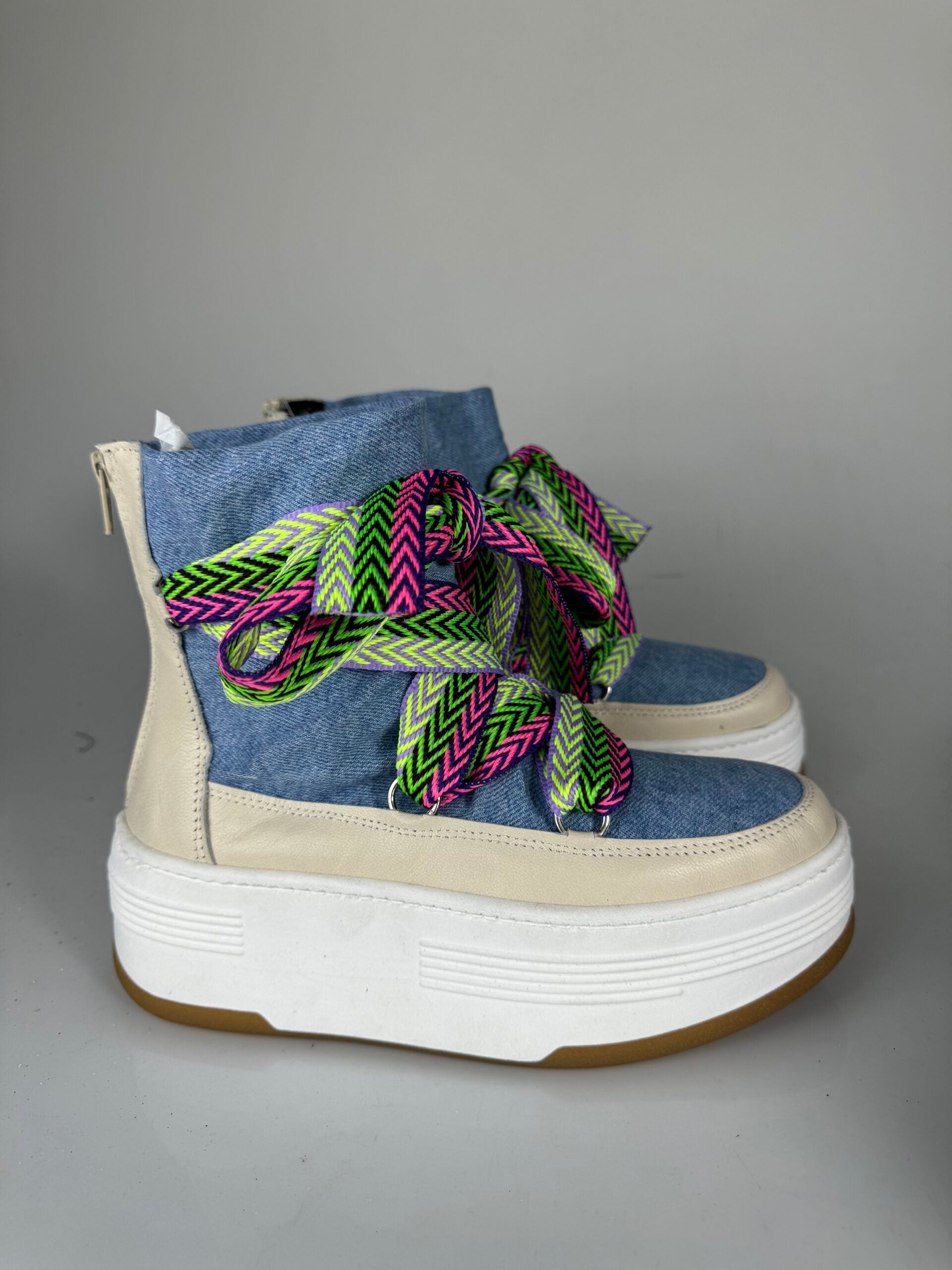 Wolf7 jeans rip cream multicolor lace