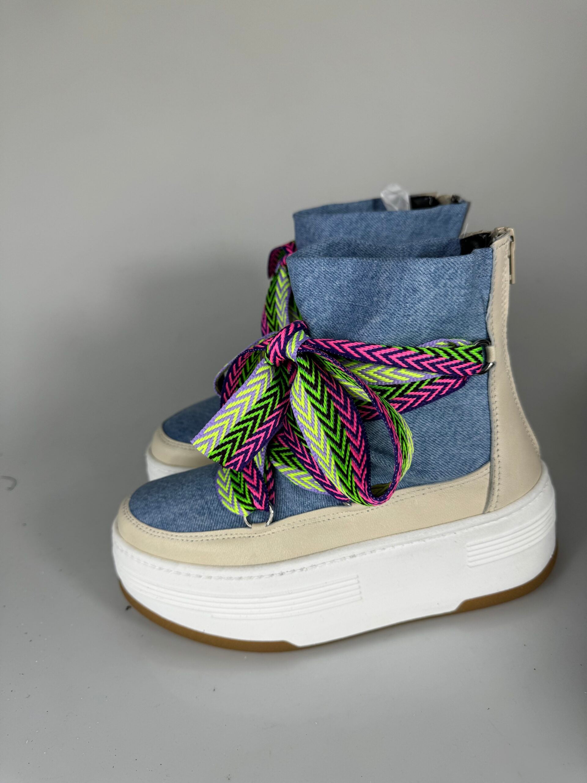 Wolf7 jeans rip cream multicolor lace