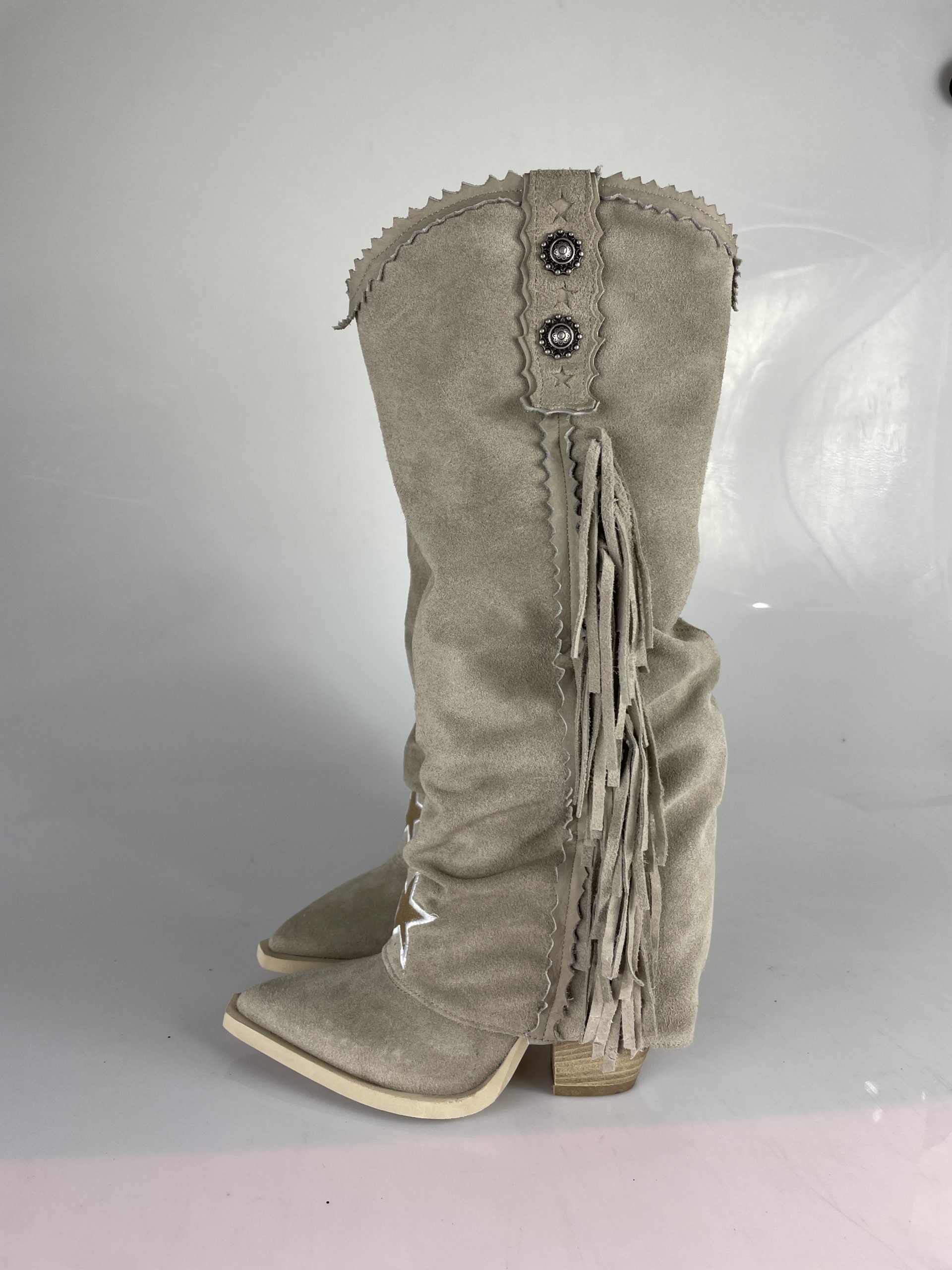 Euphoria beige suede