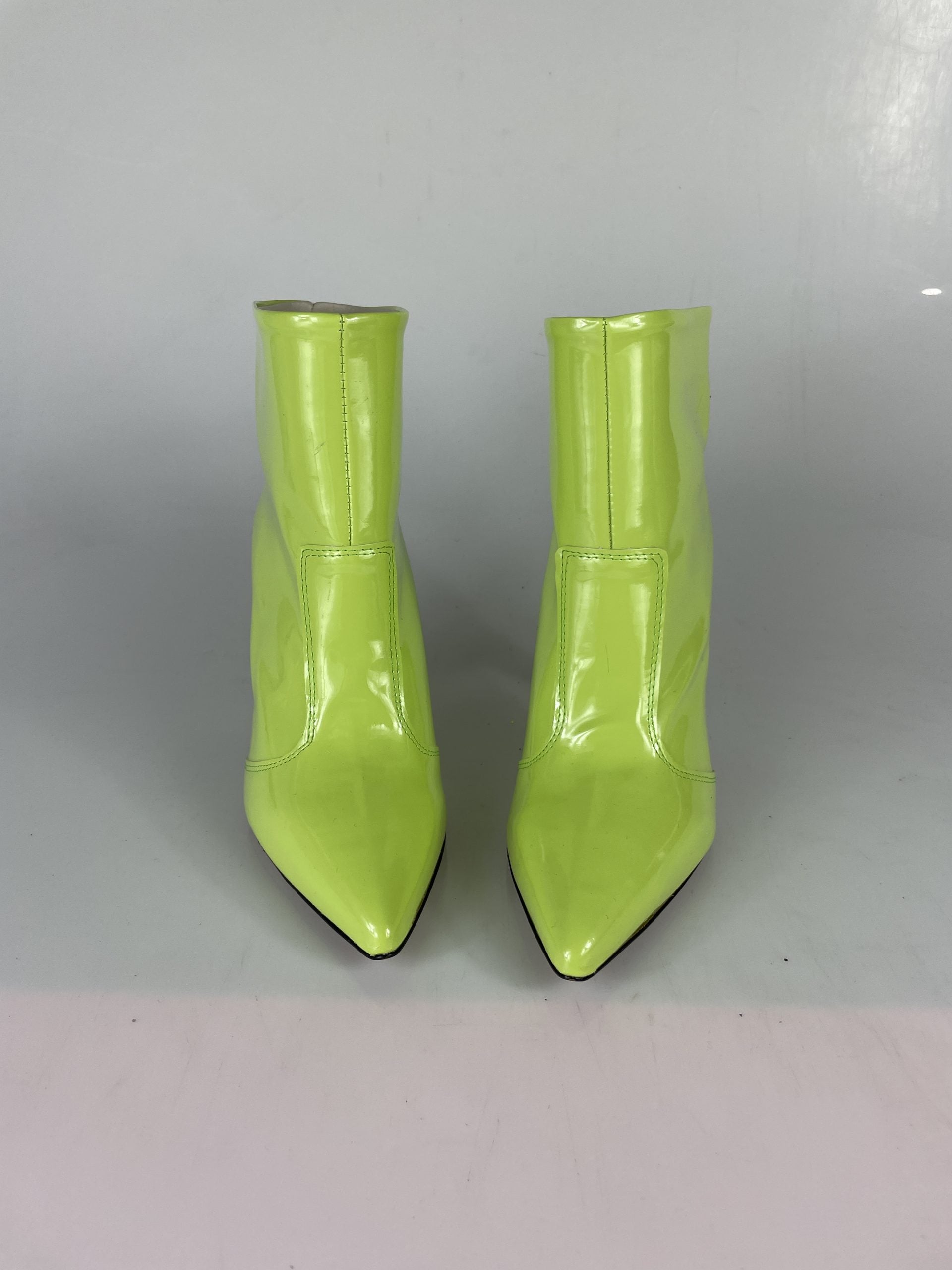1570 Cesare vernice verde