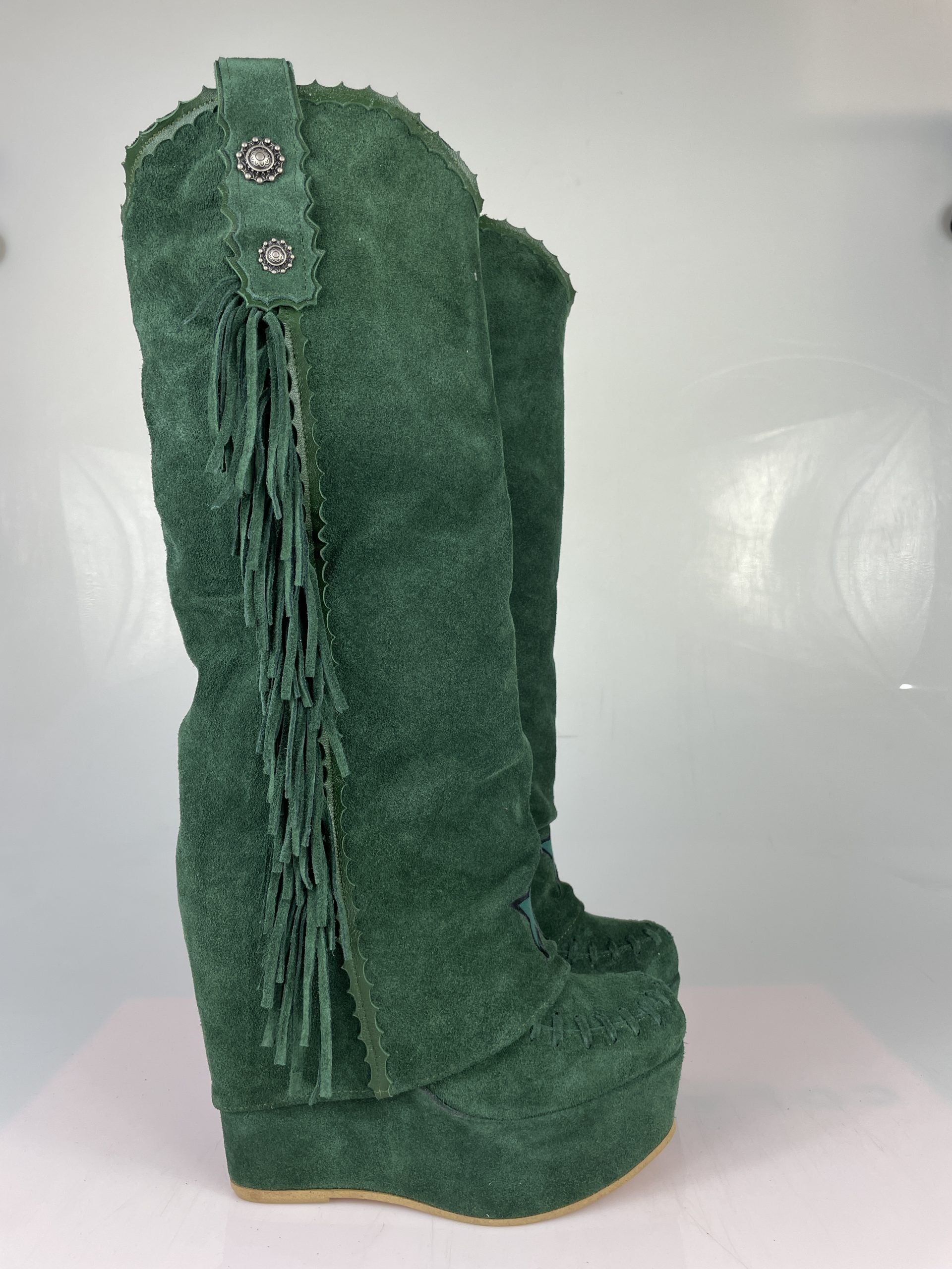 Carmensita Euphoria Green Suede Closed Toe