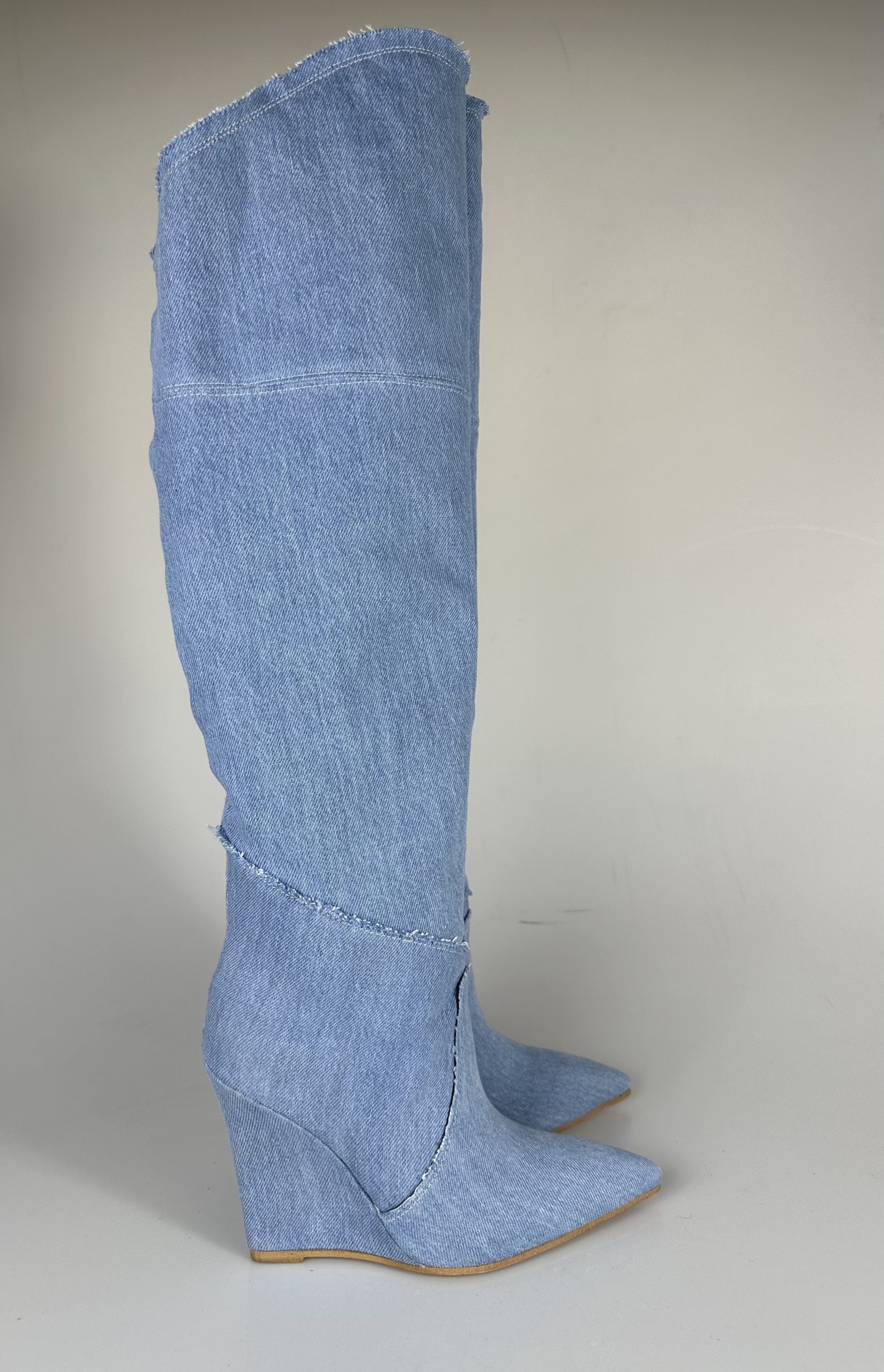 Aurora Santhoo basic light jeans