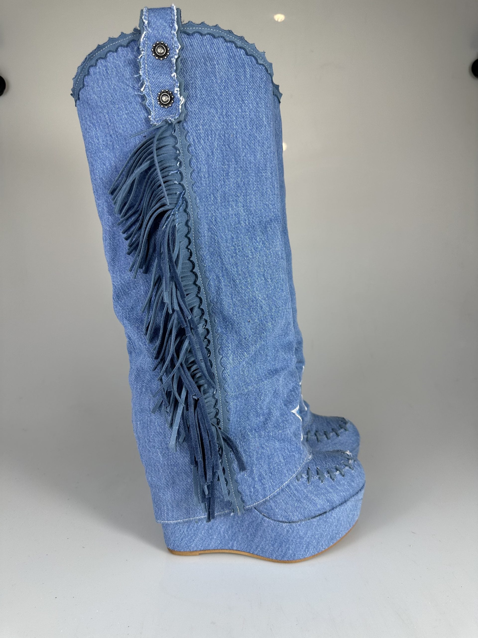 Carmensita euphoria closed toe jeans