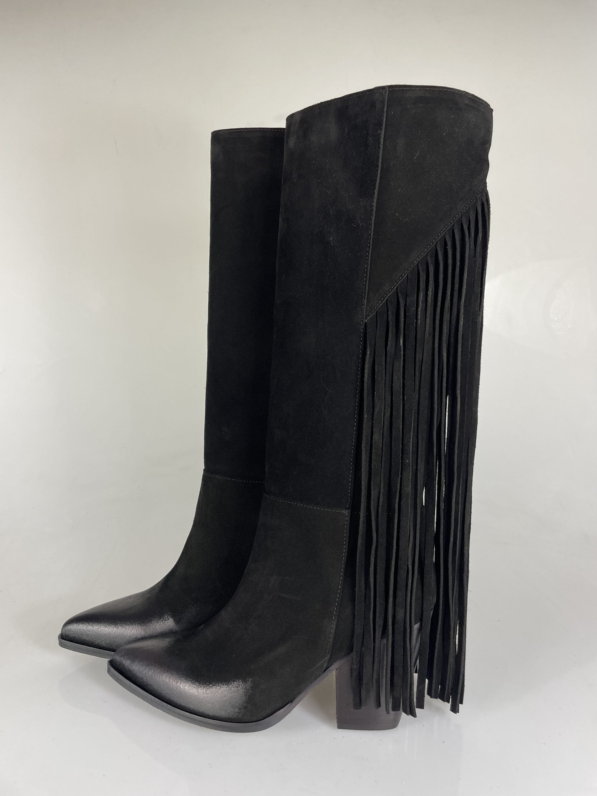 Camperos Cesare black suede
