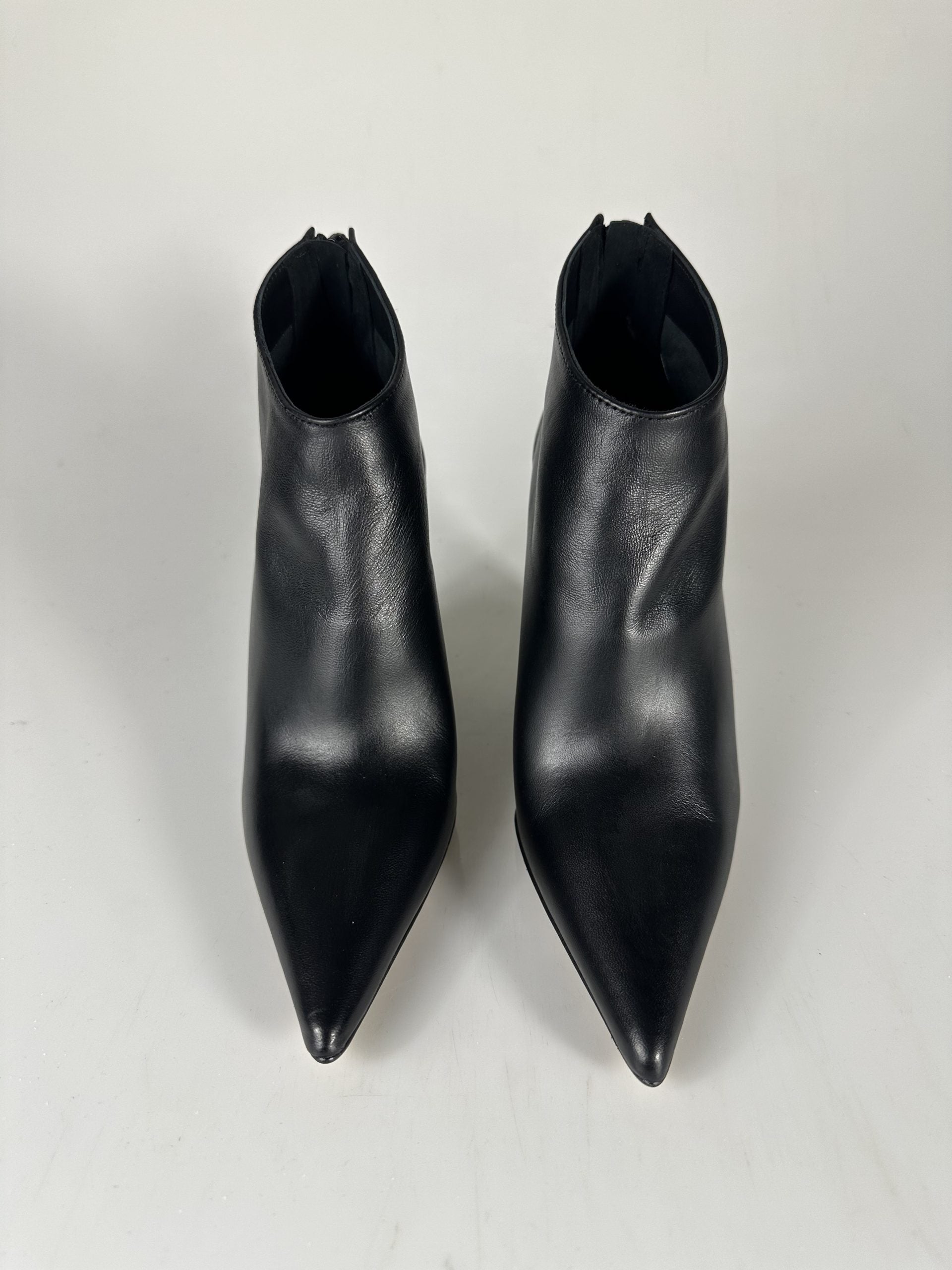 Aurora basic black leather