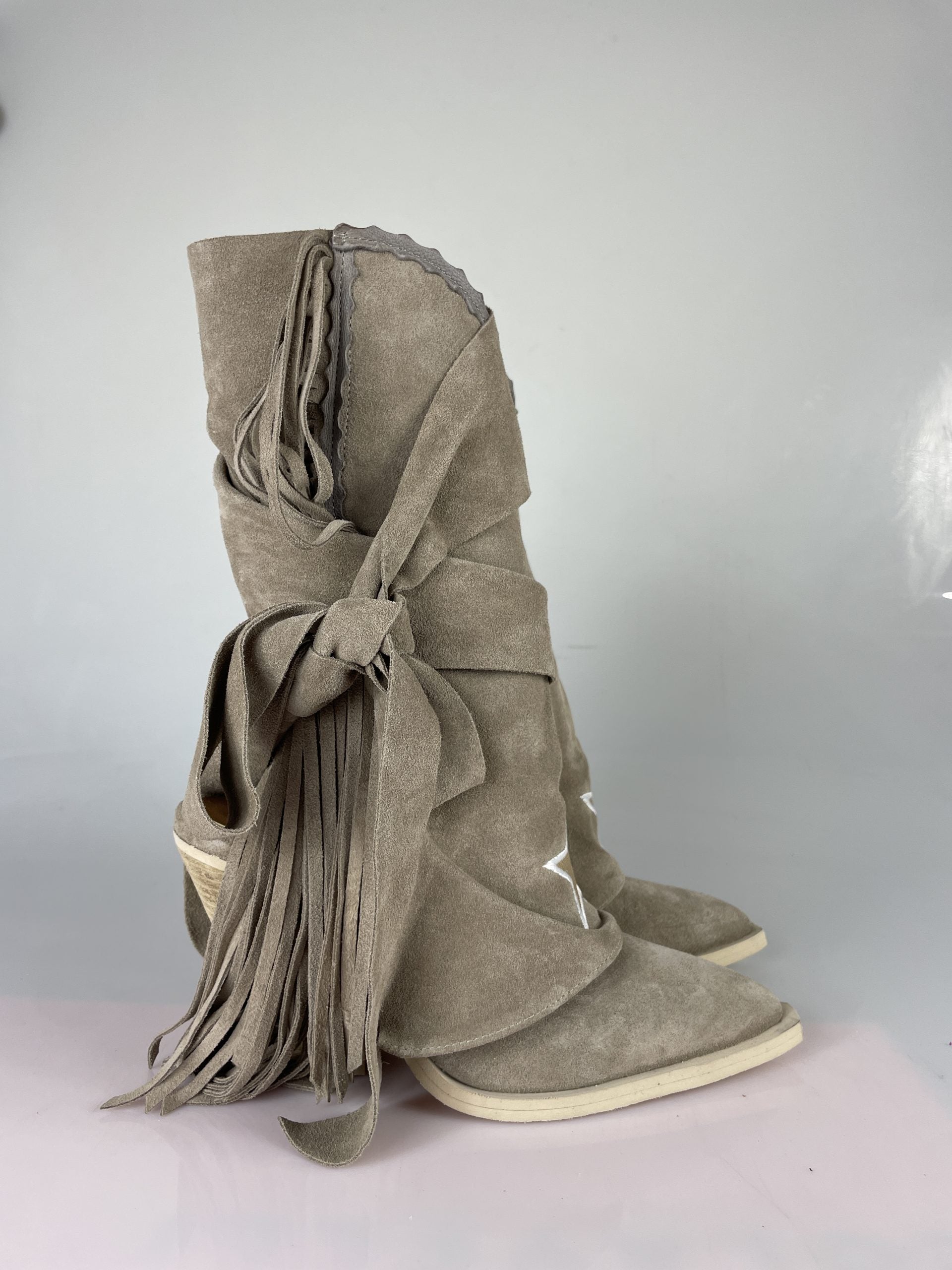 Euphoria Sabó beige suede
