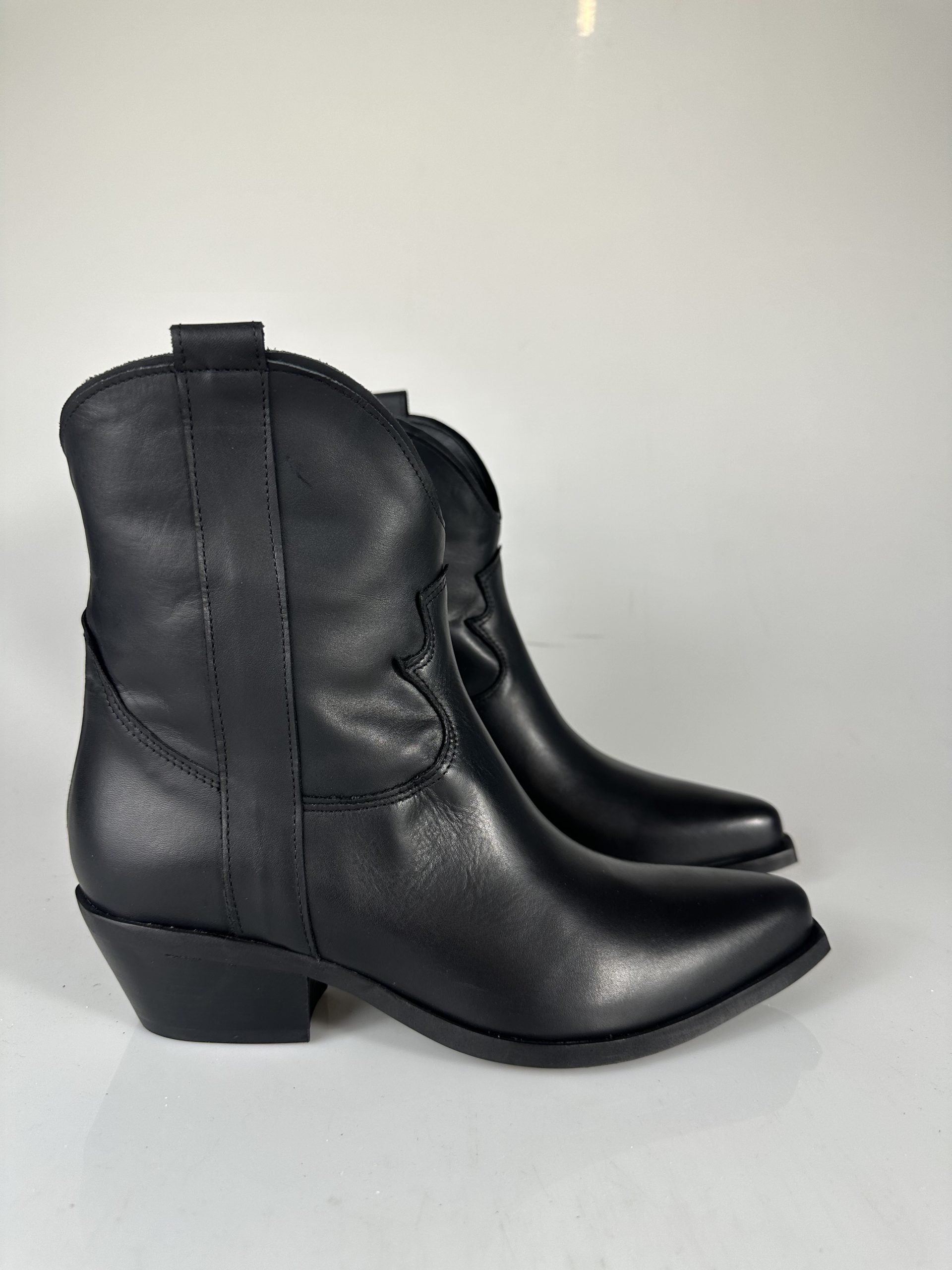 Old West 3 Black Leather