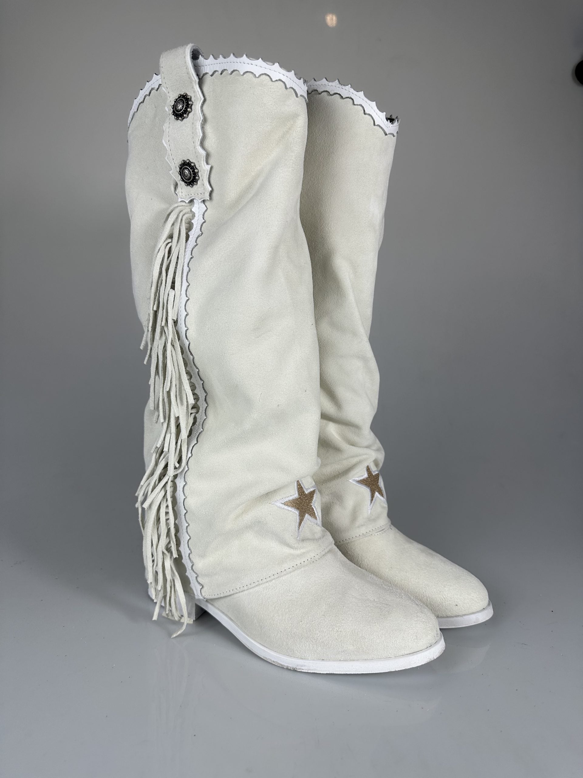 Euphoria23 ice suede