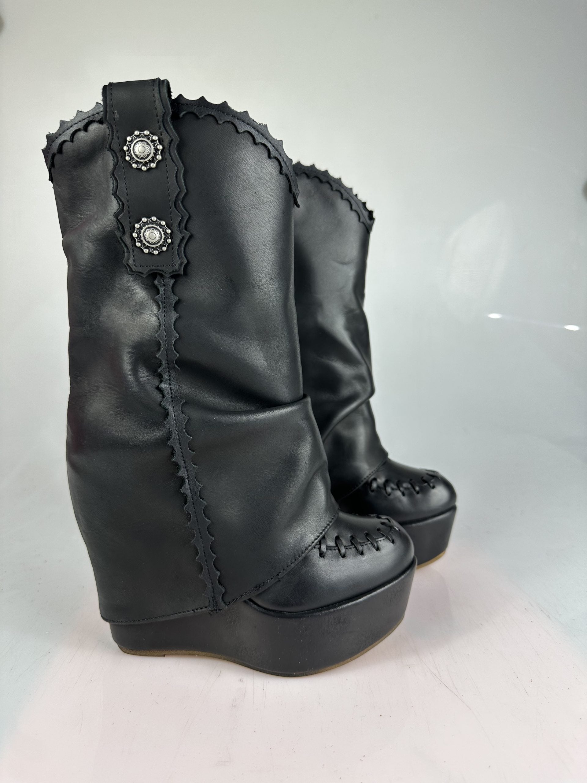 Carmensita Euphoria mid black leather basic closed toe