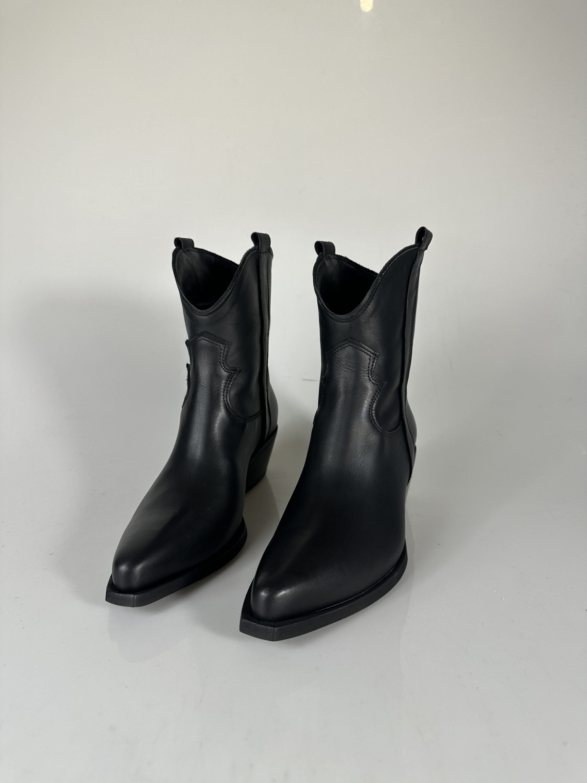 Old West 3 Black Leather