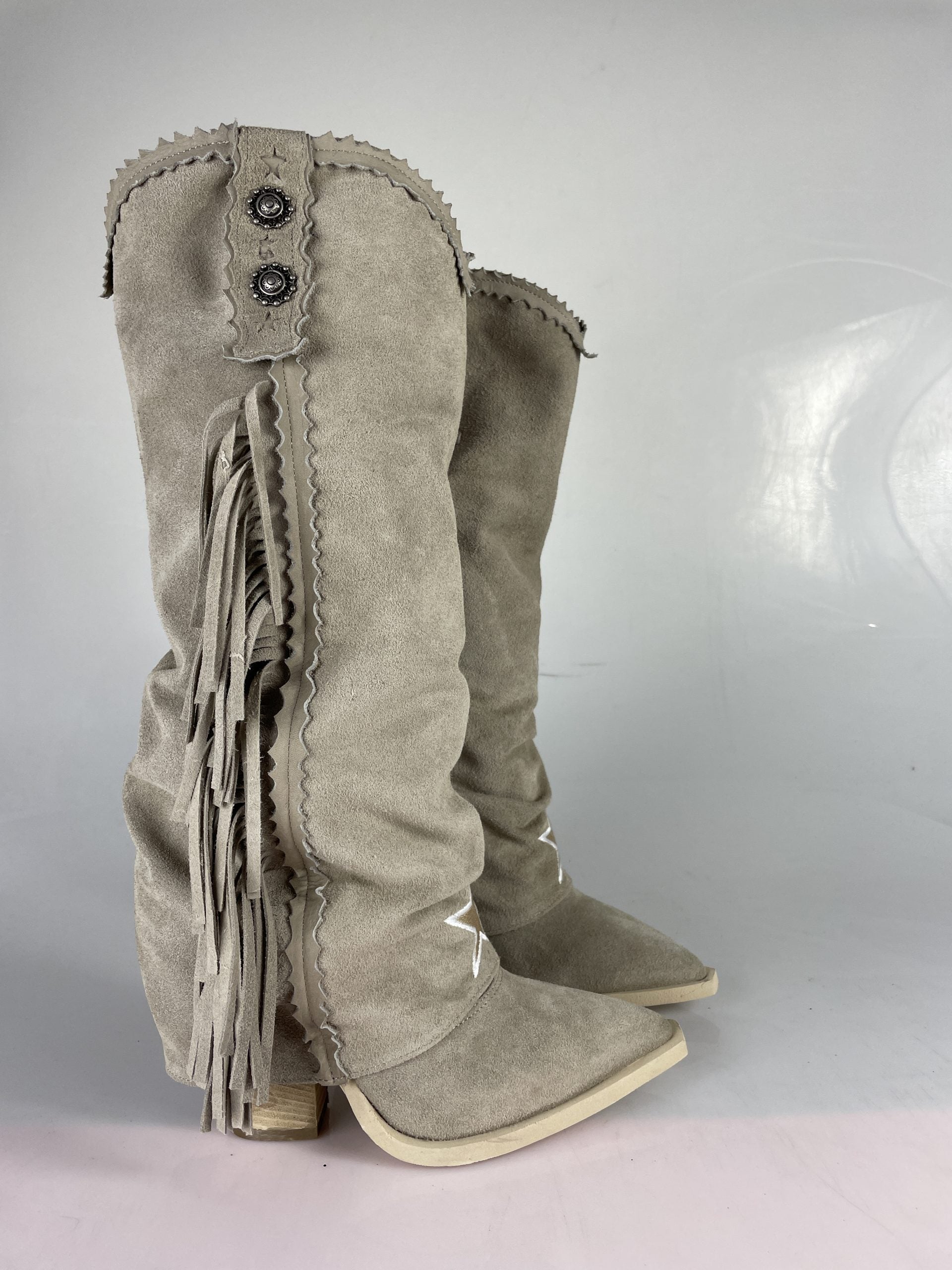 Euphoria beige suede