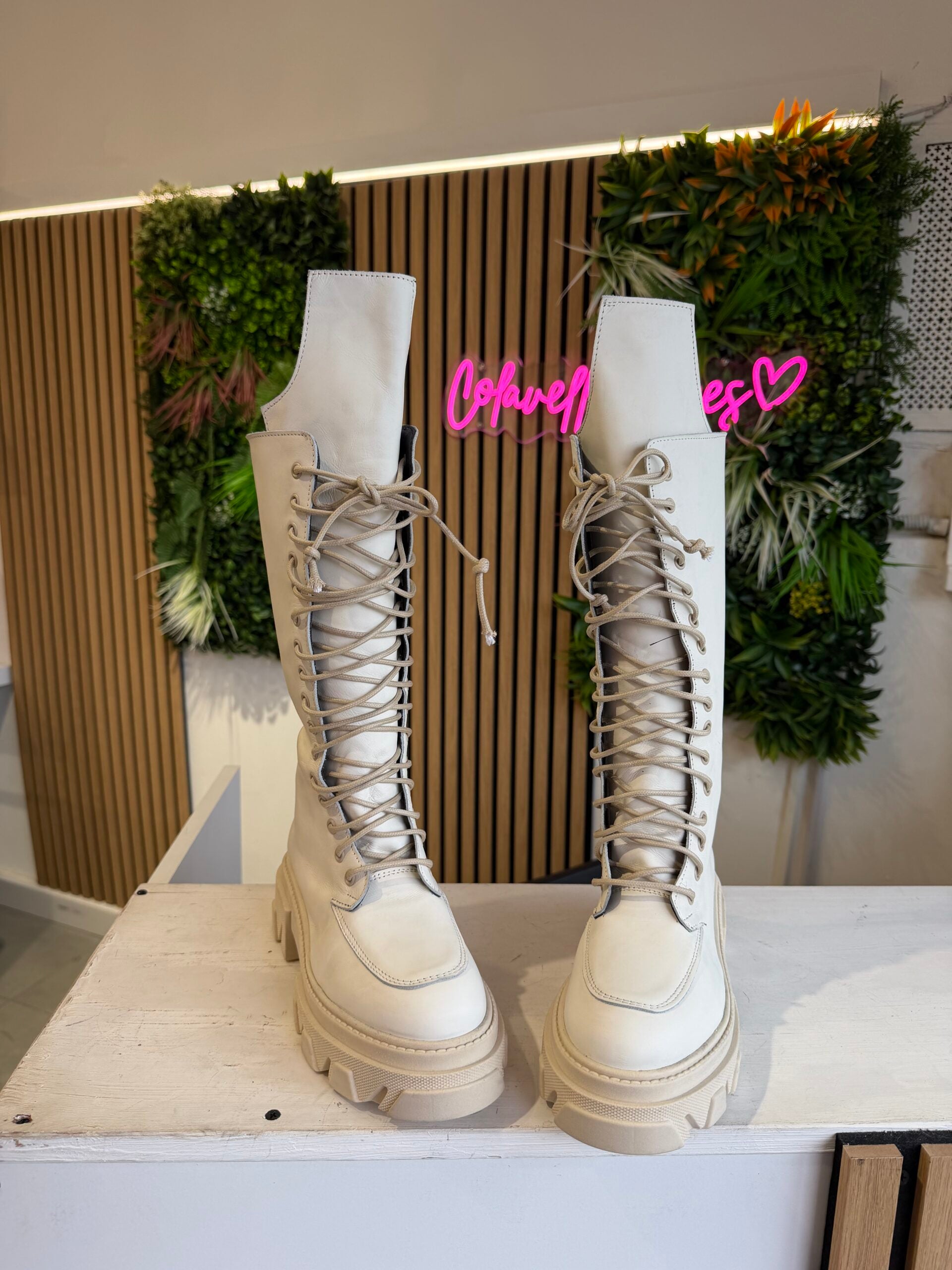 Wake1 new leather cream BASIC