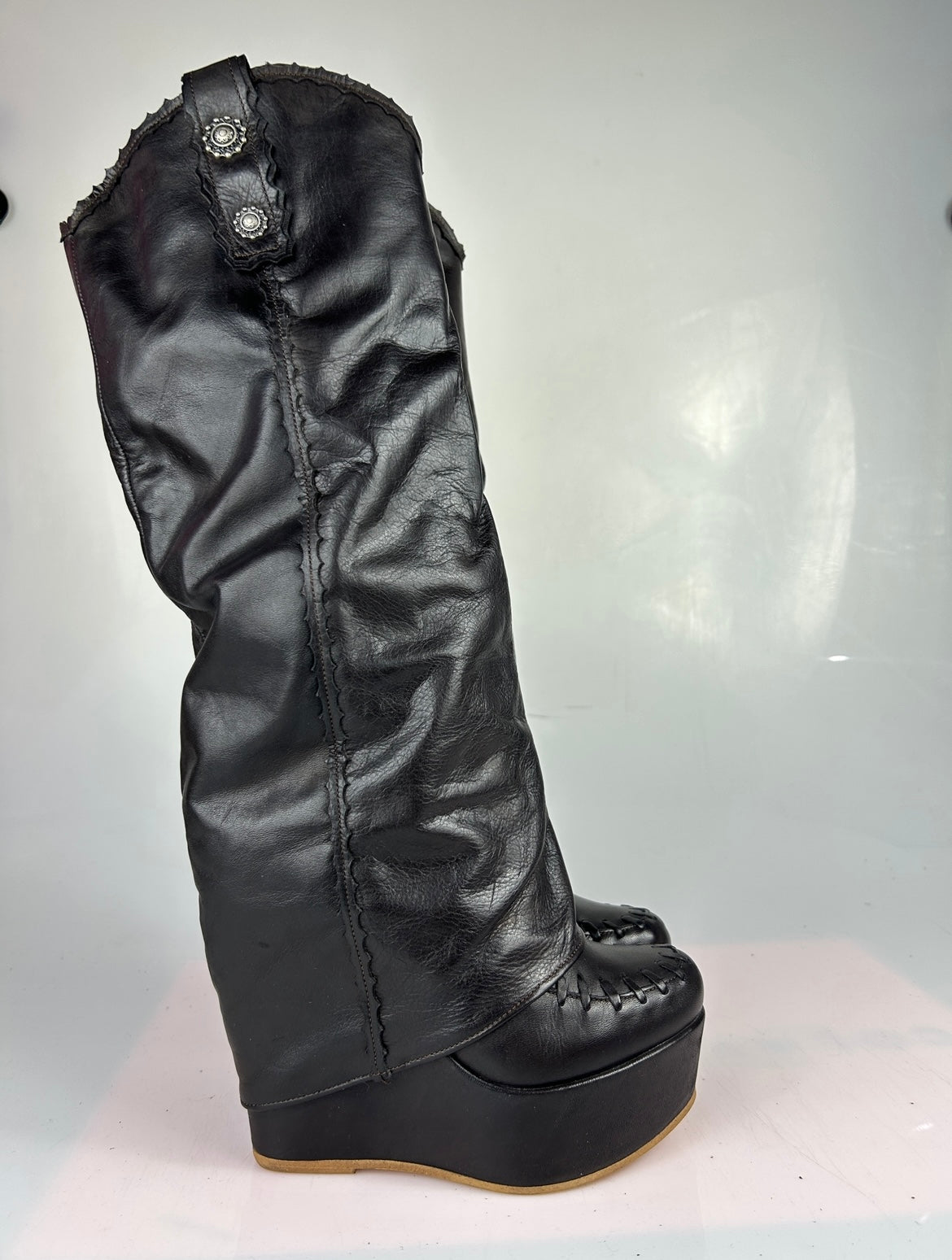 Carmensita Euphoria dark brown leather closed toe Basic