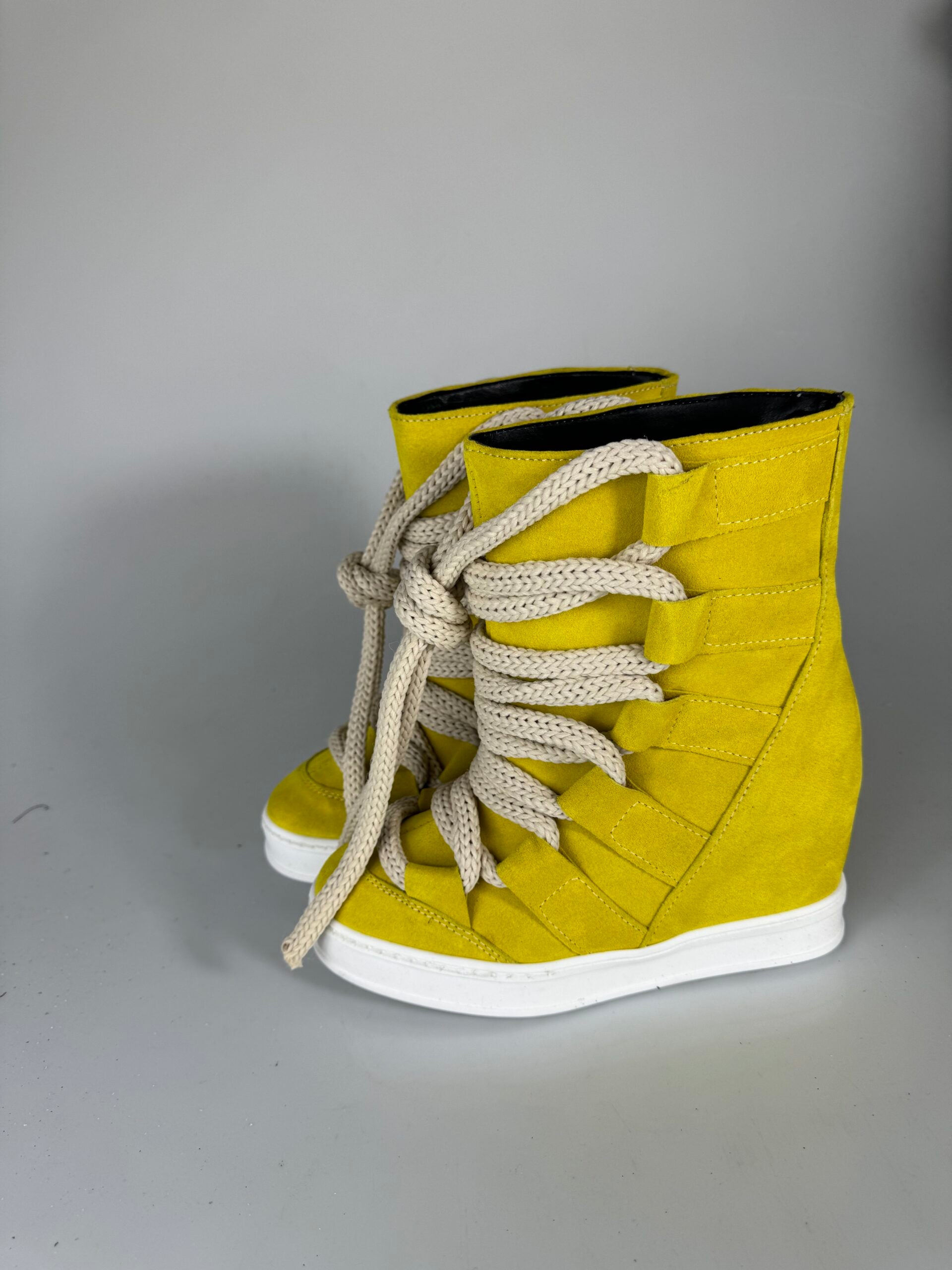Artem full up cam yellow 