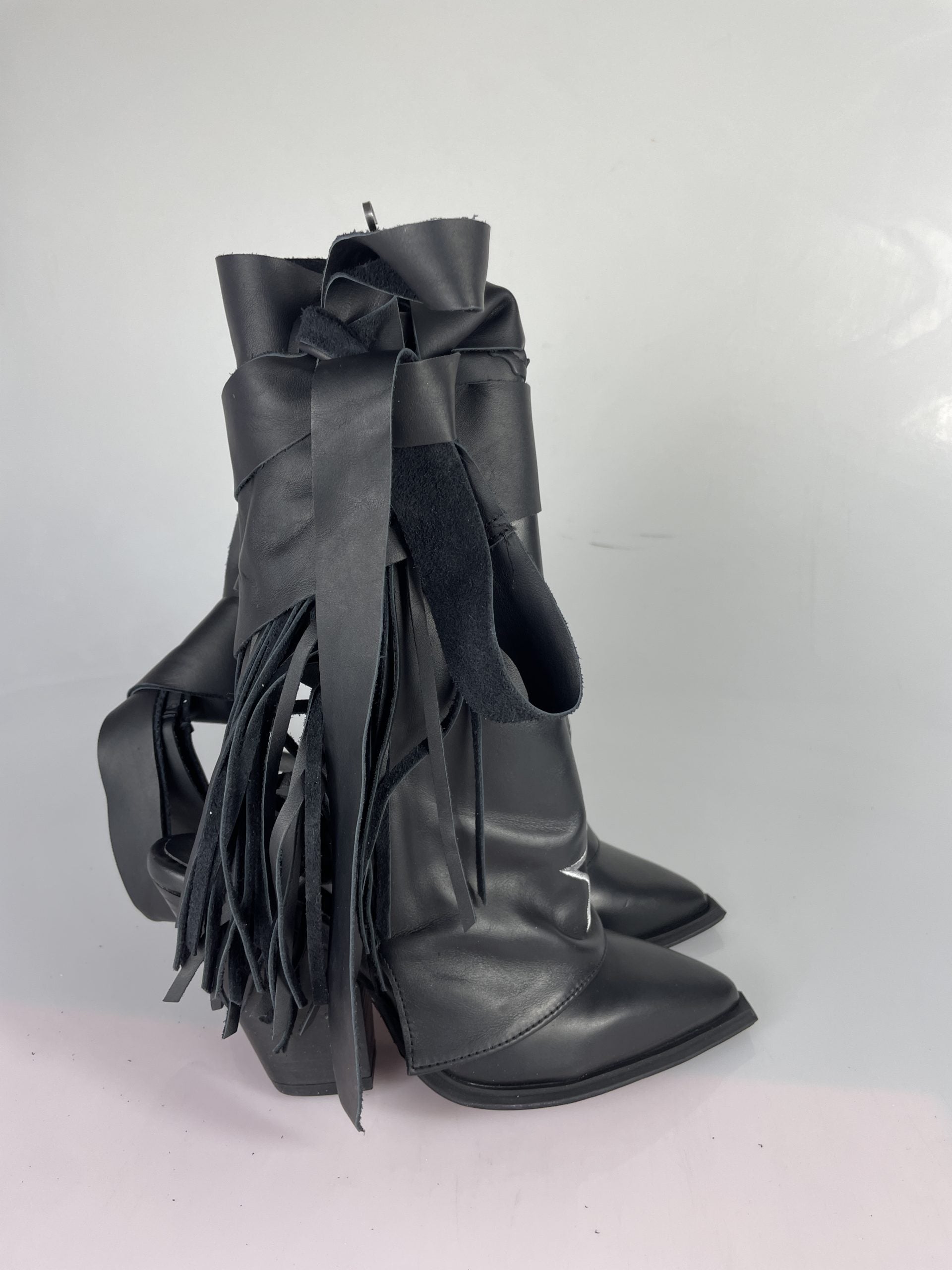 Euphoria Sabó black leather