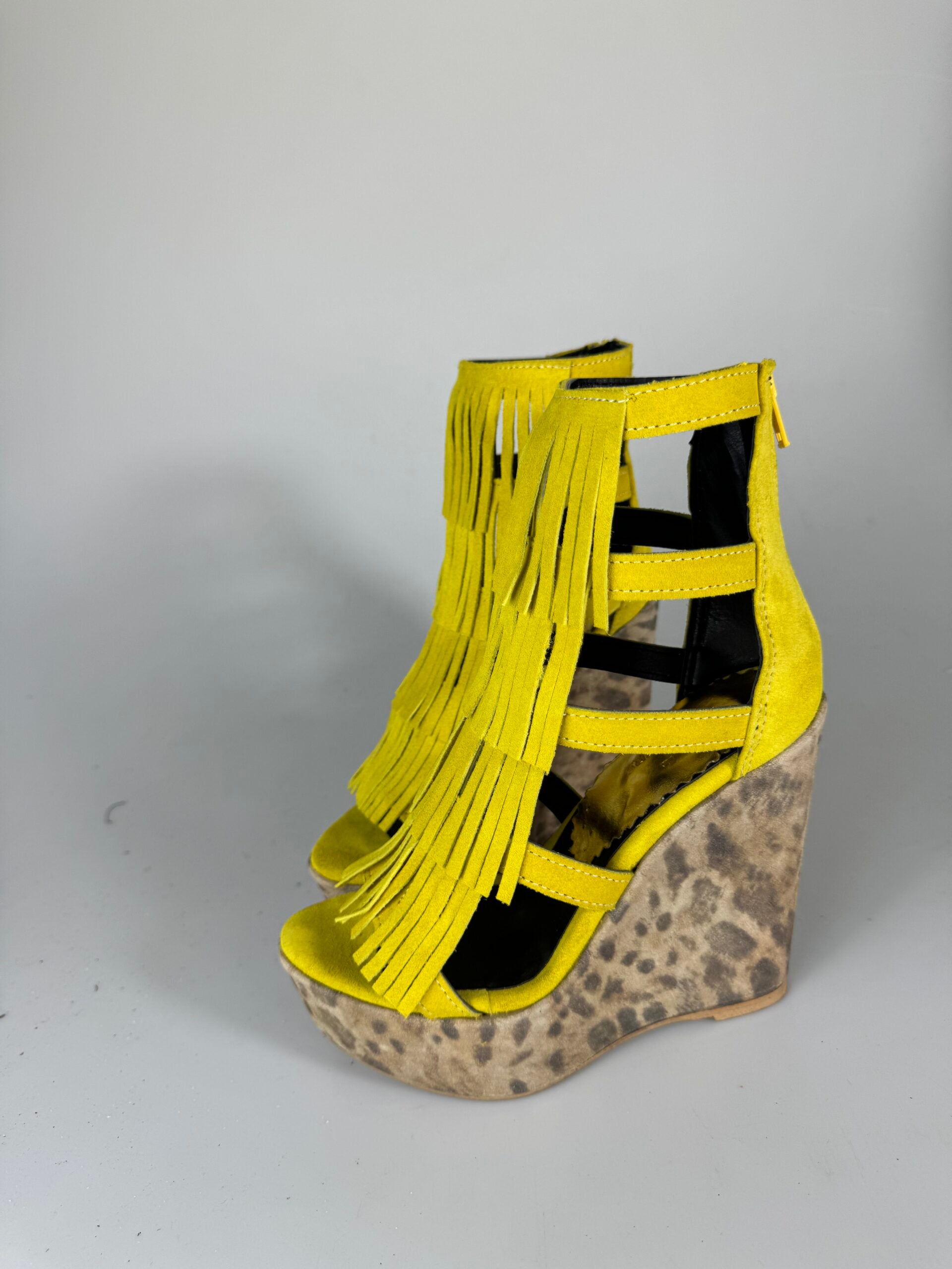 Carmensita Aphrodite Yellow Suede Spotted Rip