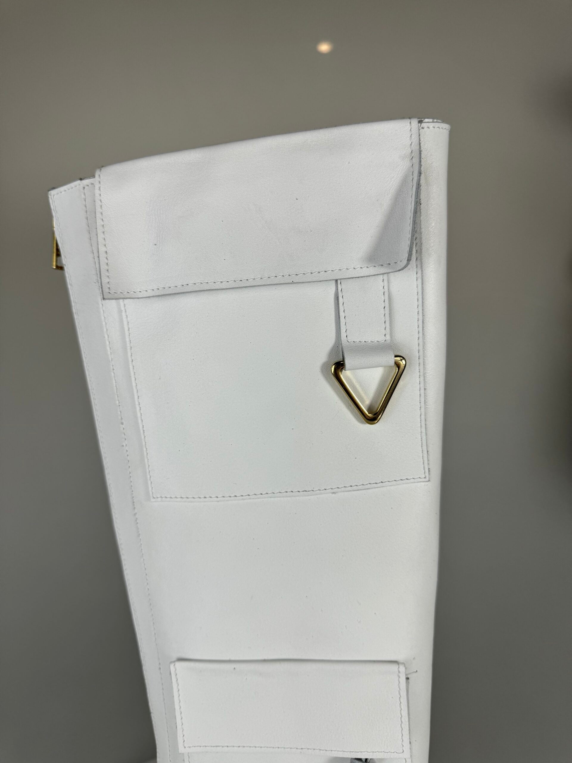 Isa LP116 white calfskin