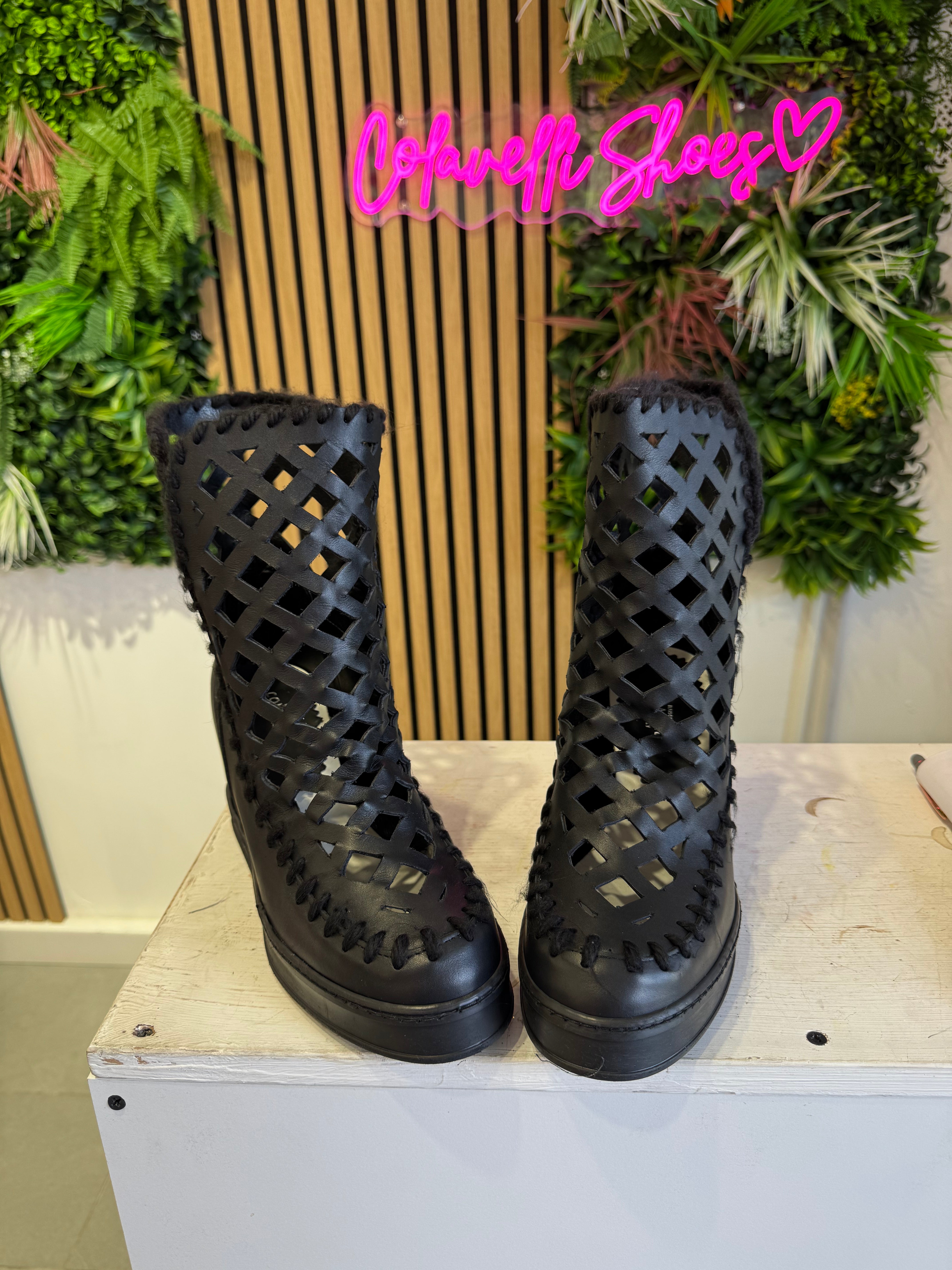Bolso de cuero negro a cuadros cereza
