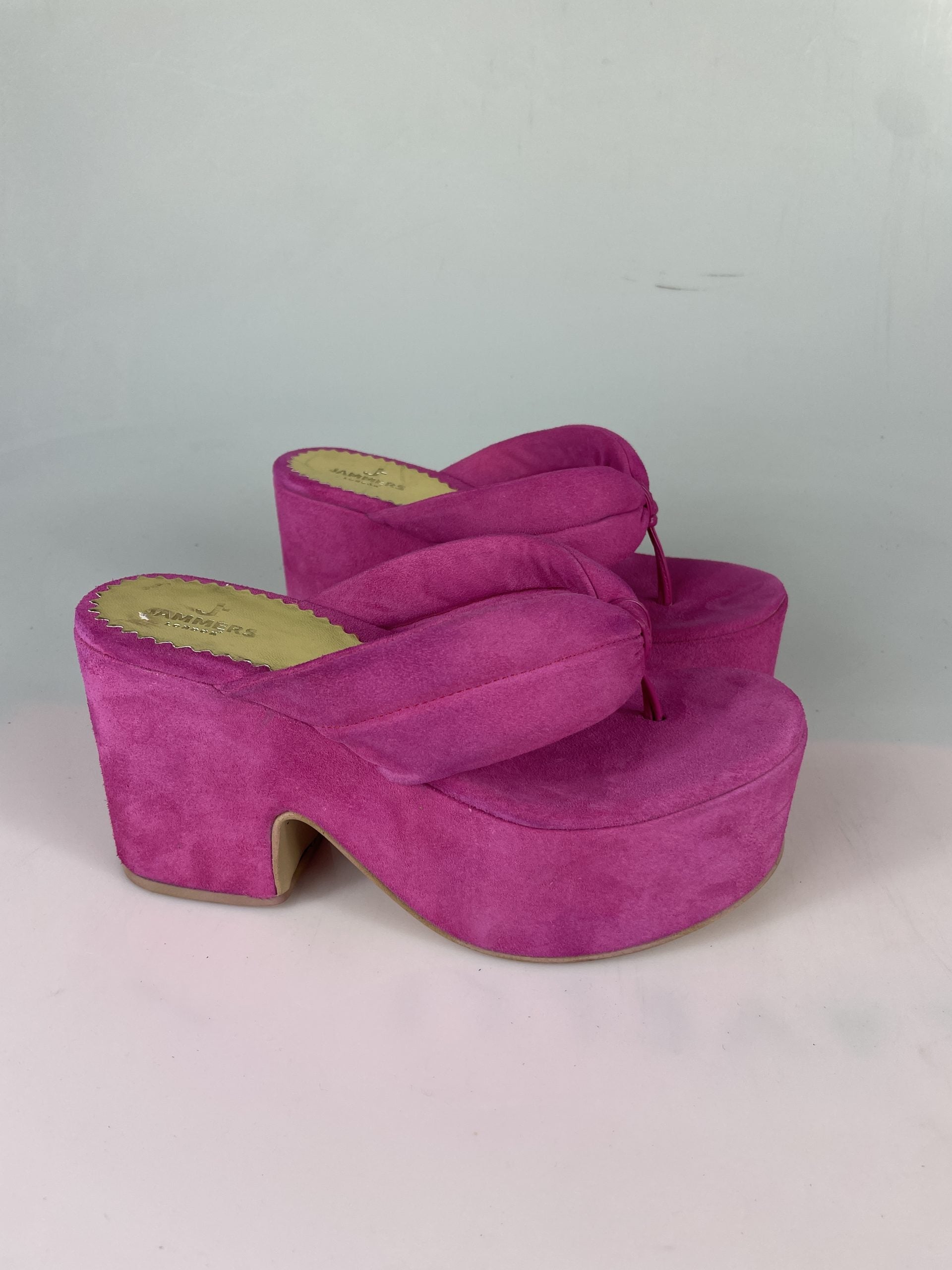 Fuchsia suede morosita