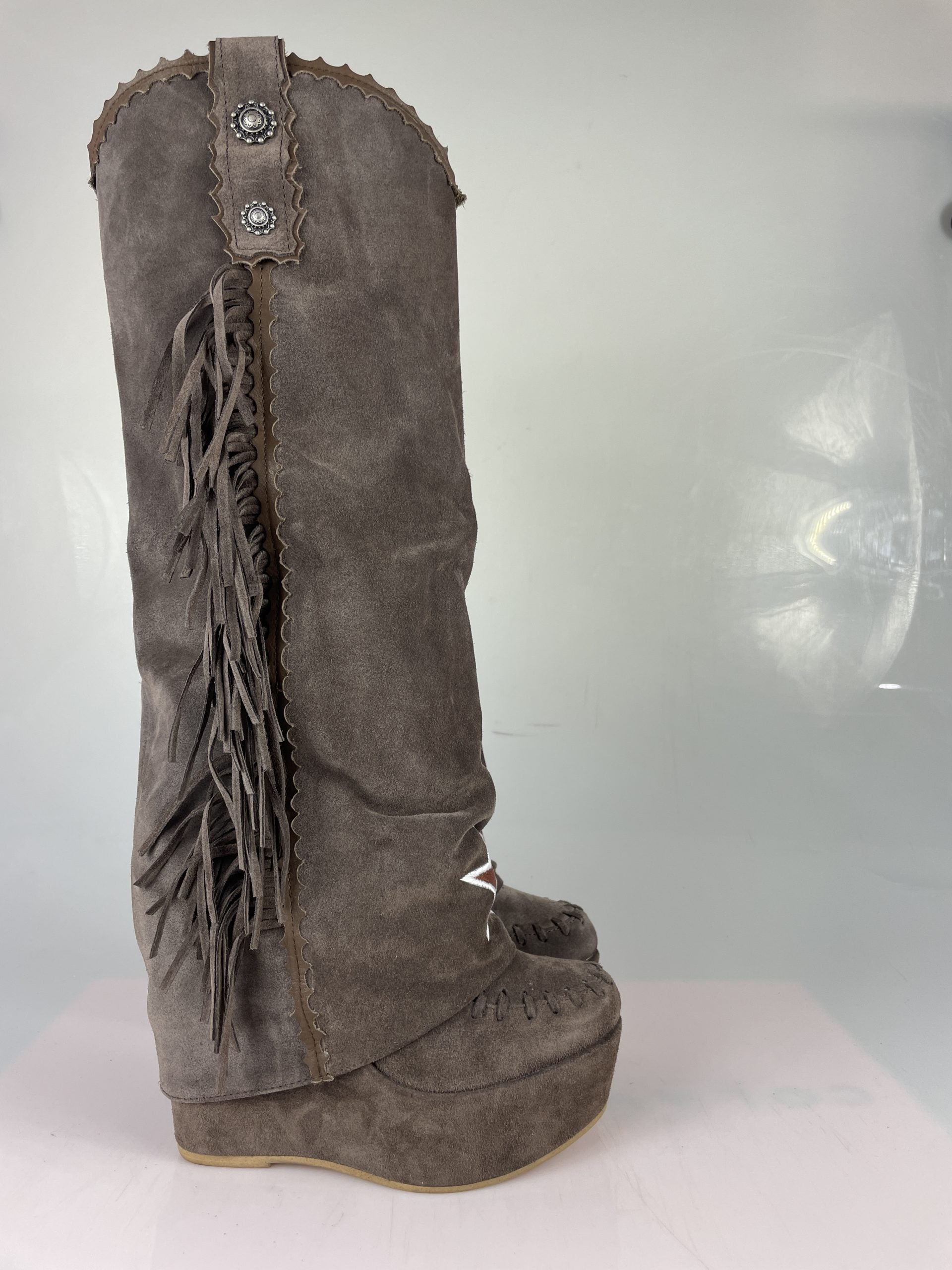 Carmensita Euphoria Chocolate Suede Closed Toe