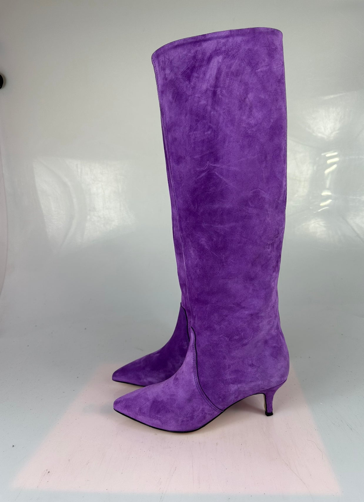 Flaminia no f. purple suede