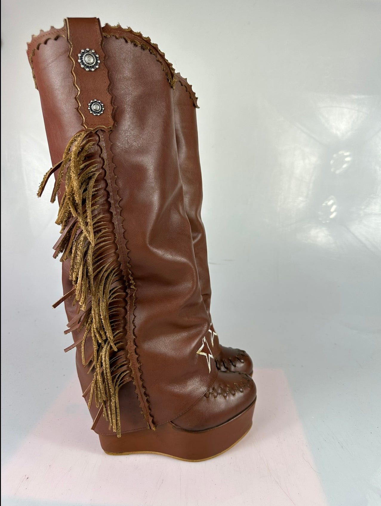 Carmensita euphoria brown leather closed toe