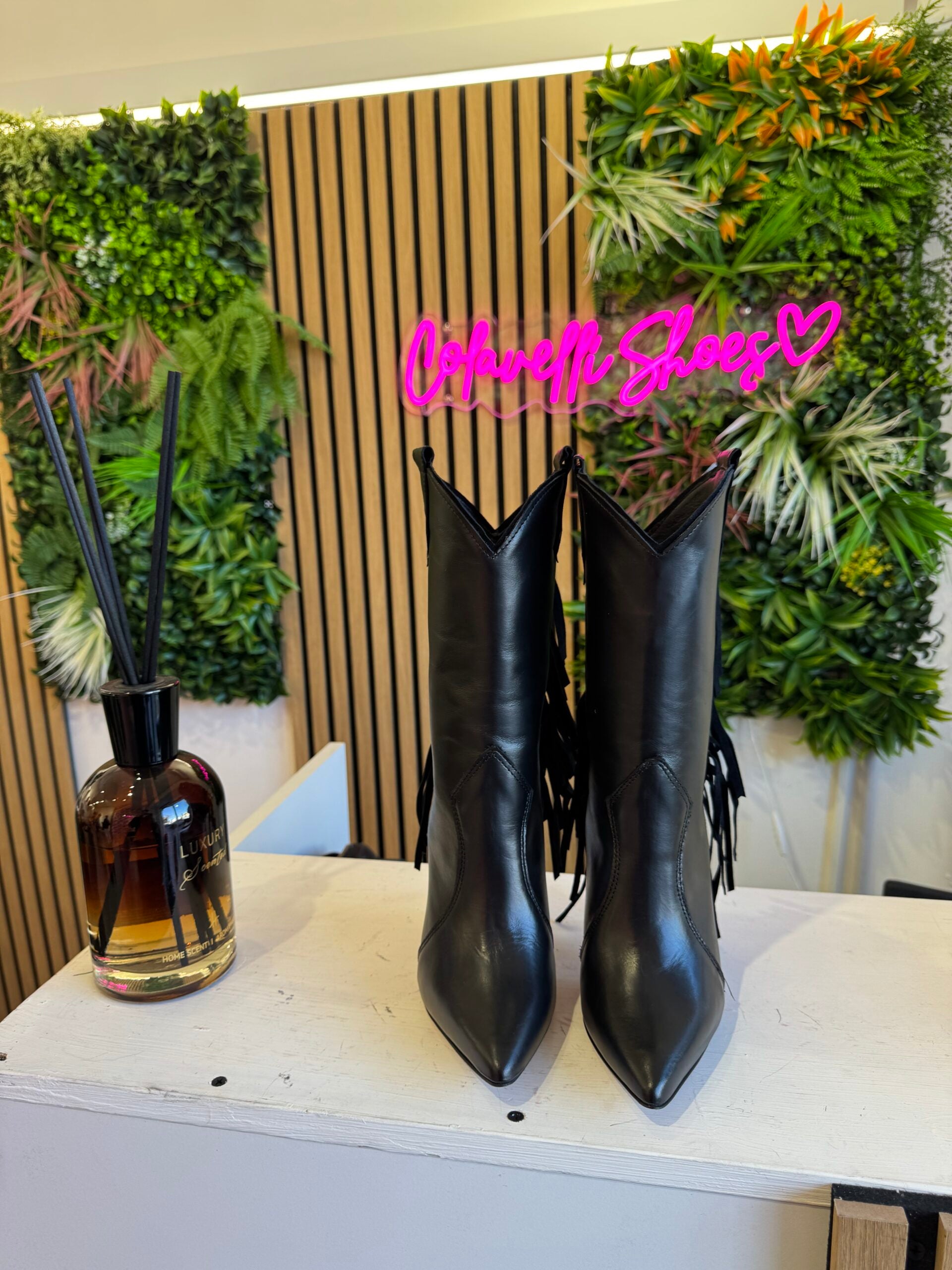 Ibiza black leather
