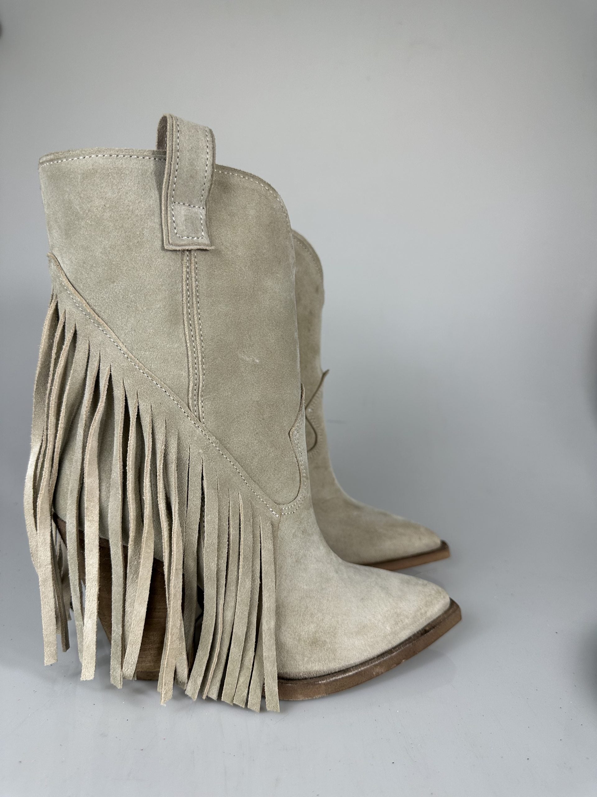 Gabriella8 cam beige 2023