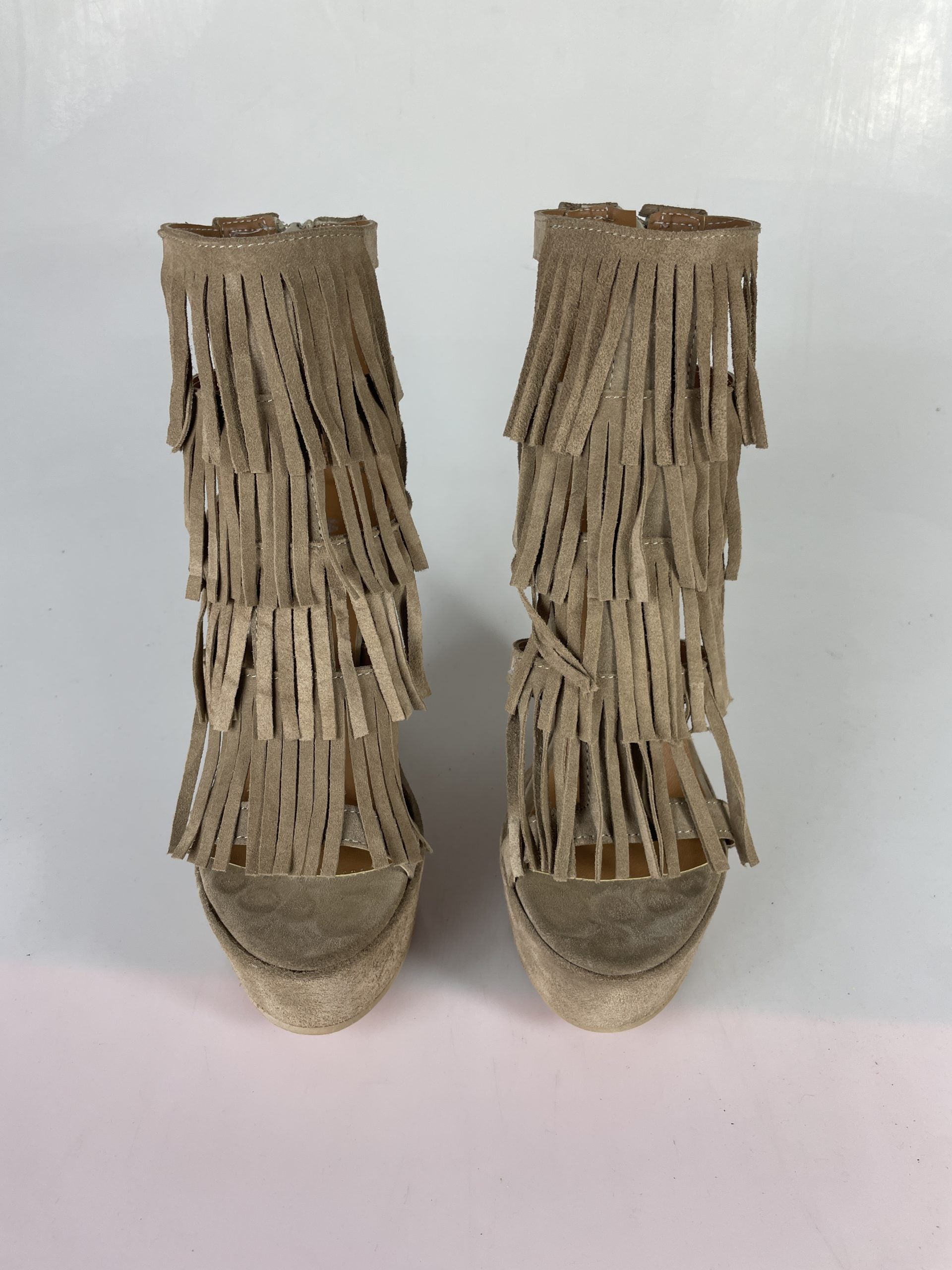 Carmensita Aphrodite Beige Suede