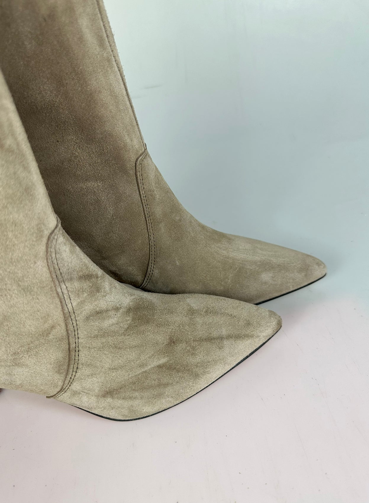 Flaminia no f. beige suede
