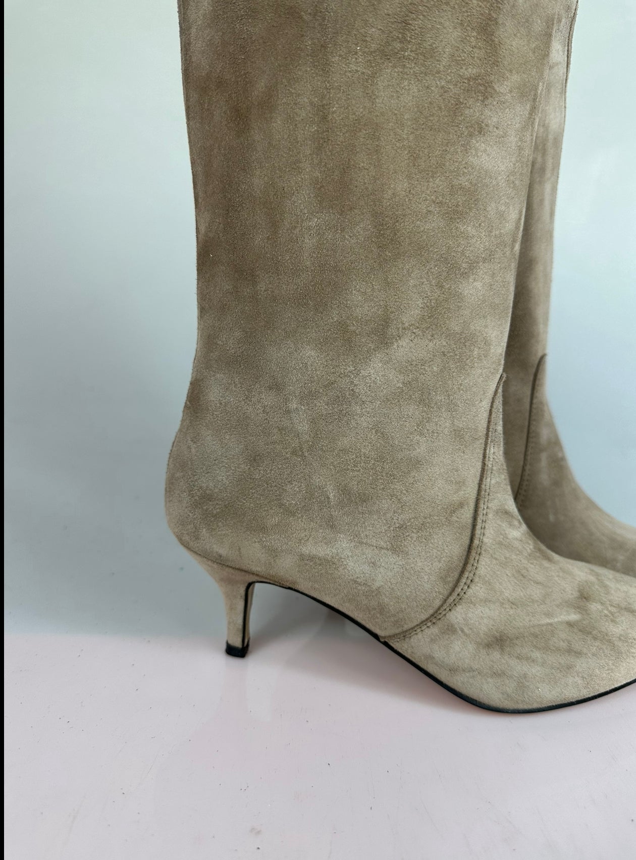 Flaminia no f. beige suede