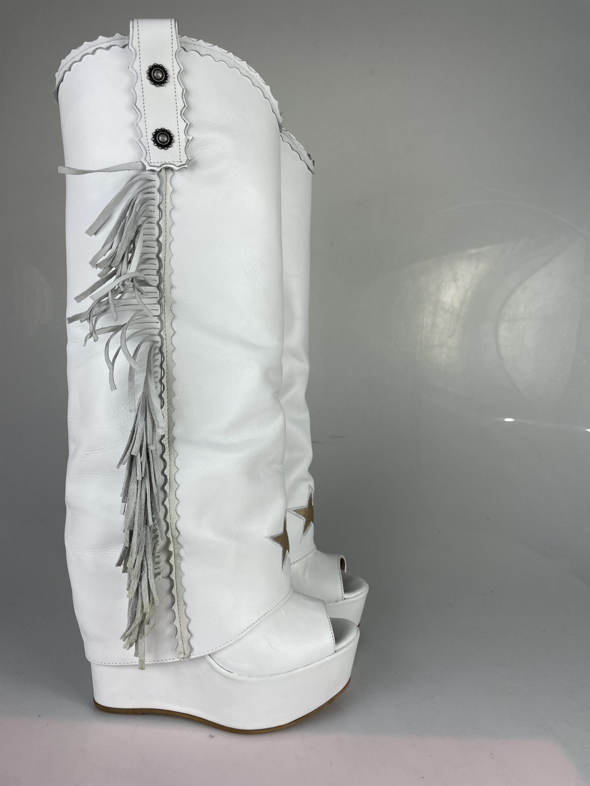 Carmensita euphoria white skin