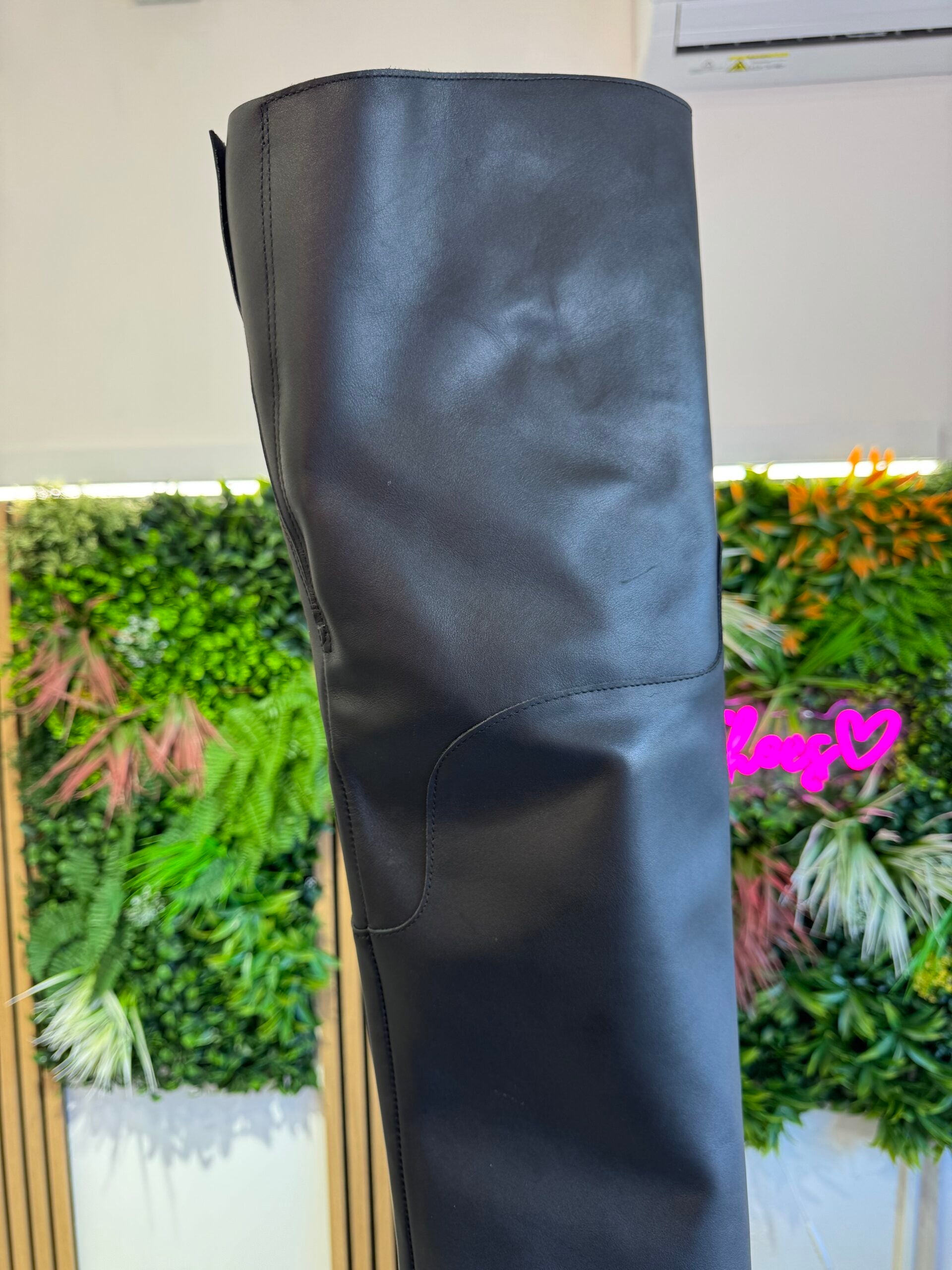 Paris Cesare 259 cuero negro