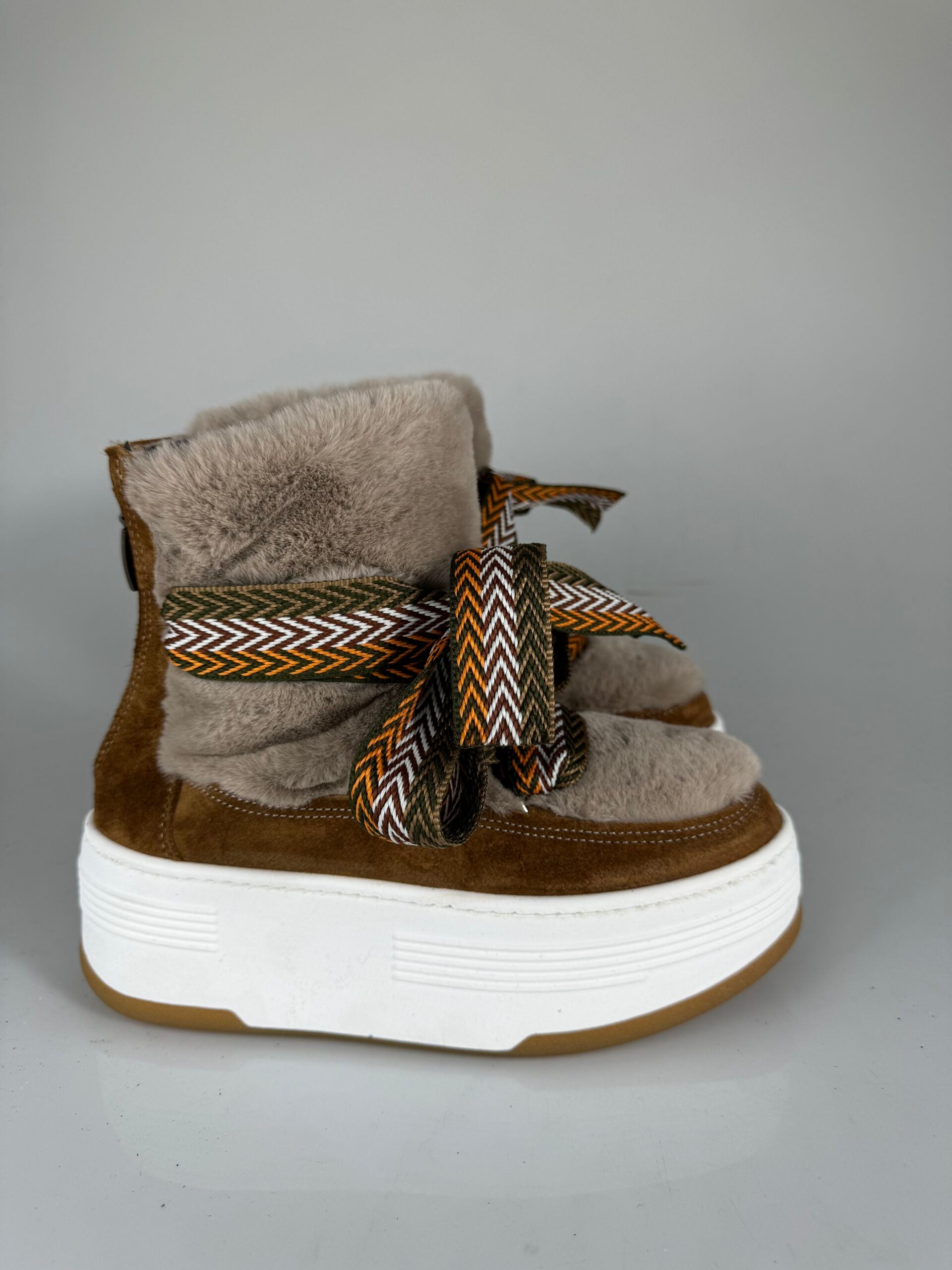 Wolf7 cam leather fur beige multicolor laces